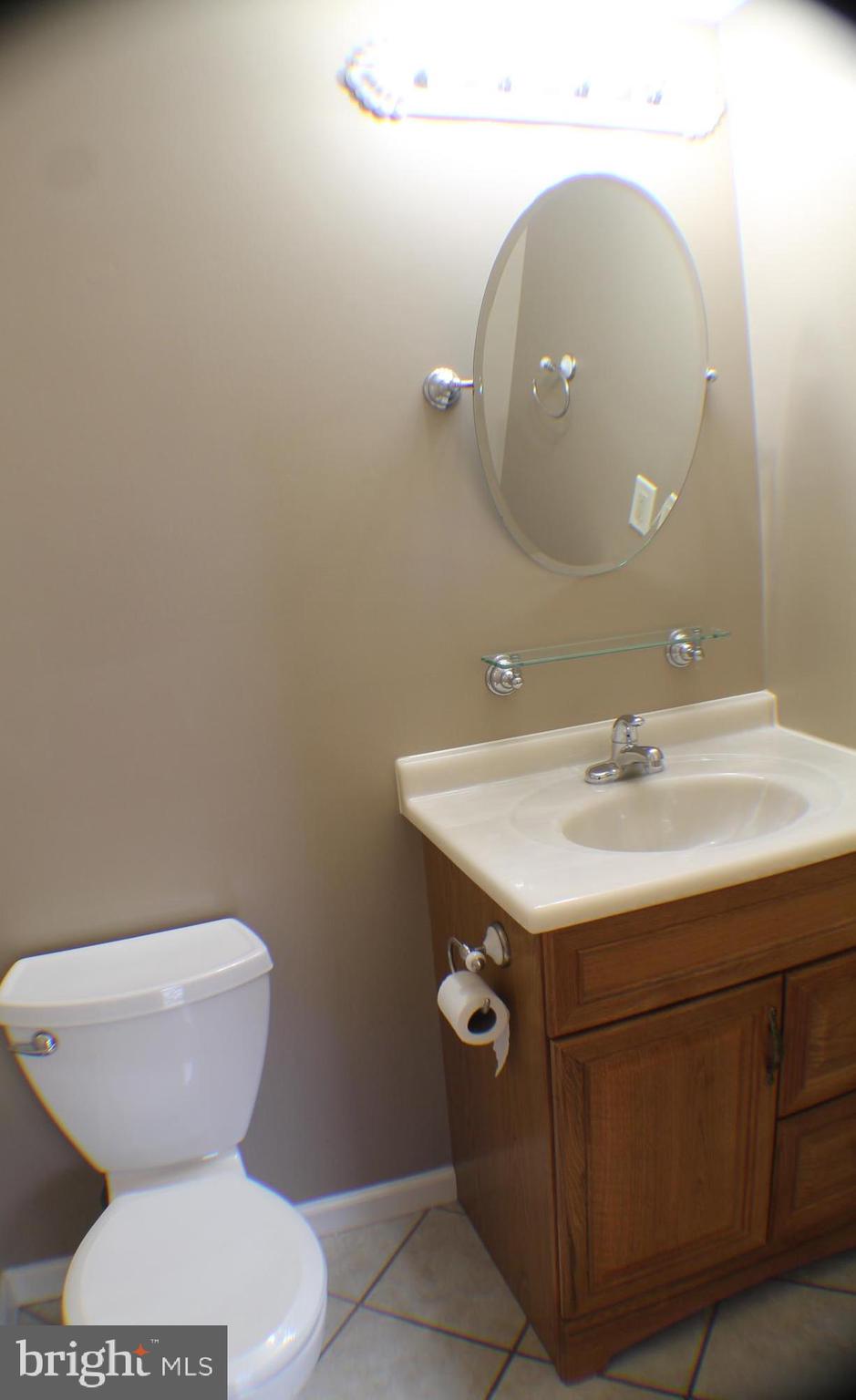 COURTS OF TYSONS - Residential Lease