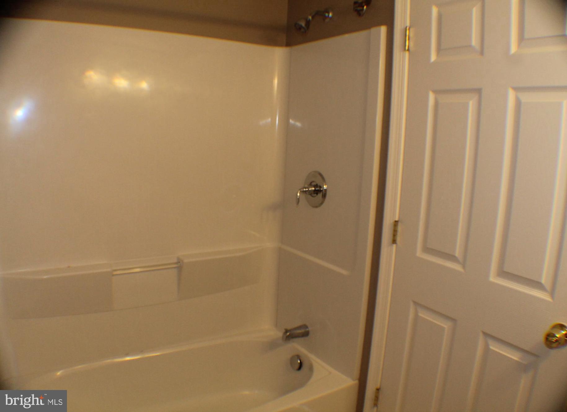 COURTS OF TYSONS - Residential Lease