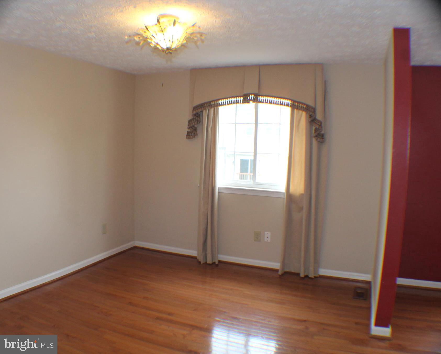 COURTS OF TYSONS - Residential Lease