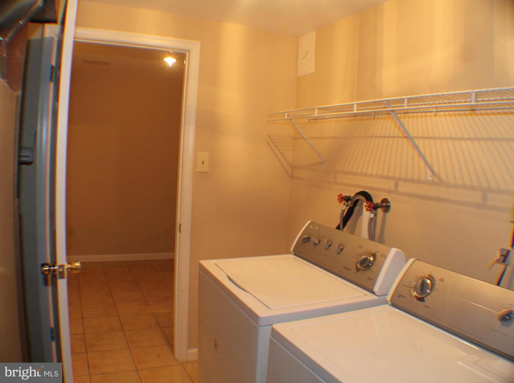 COURTS OF TYSONS - Residential Lease