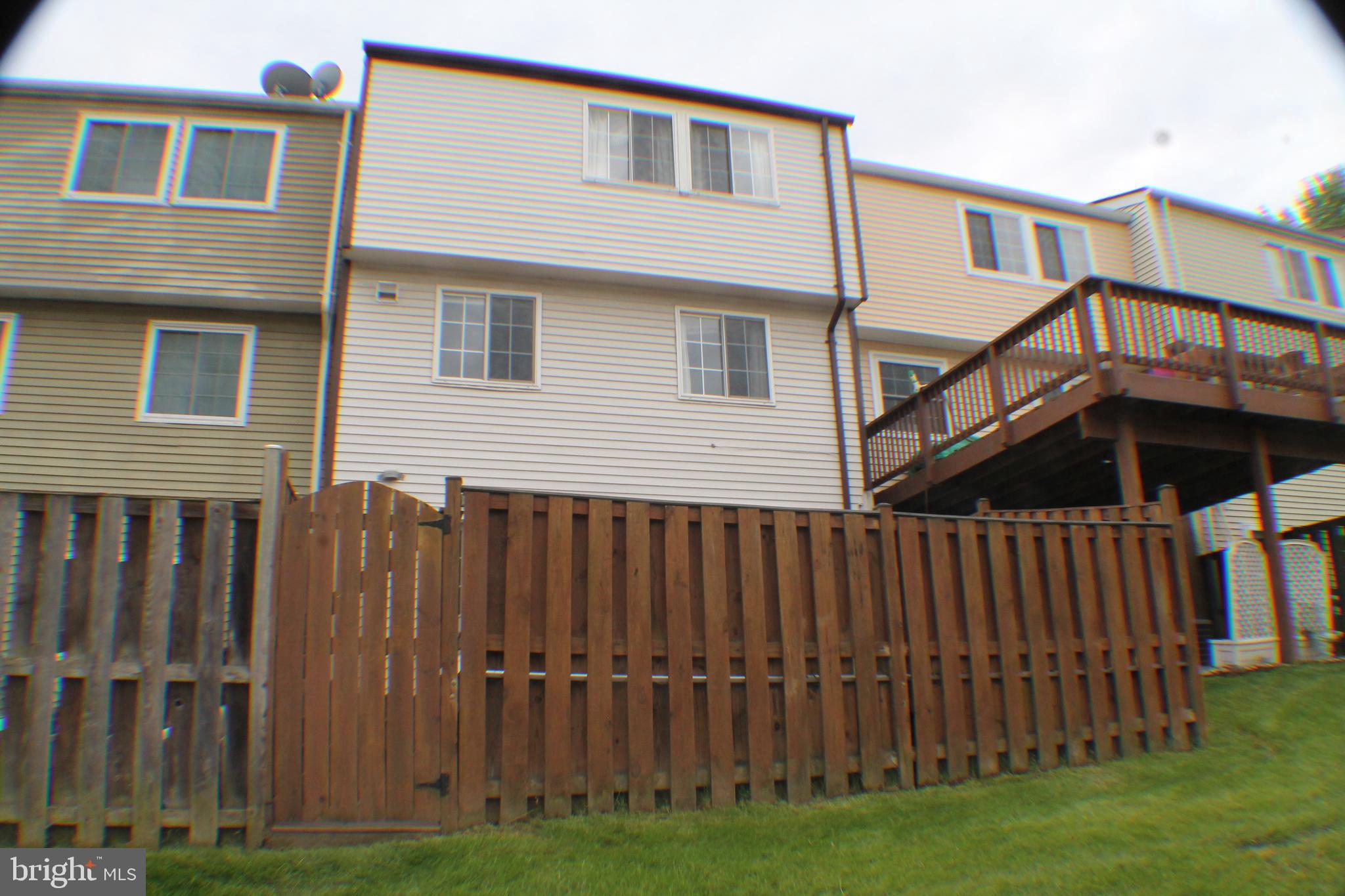 COURTS OF TYSONS - Residential Lease