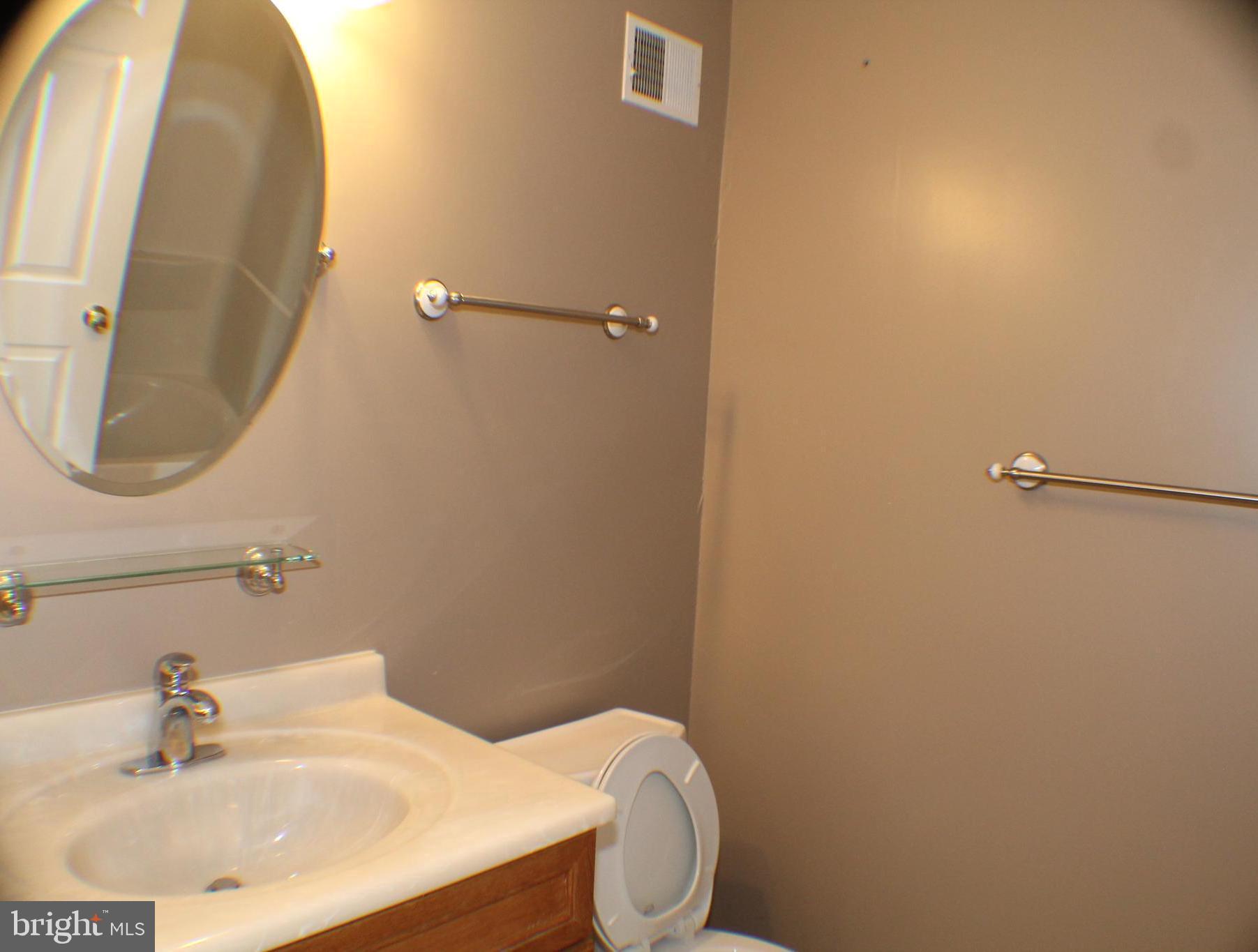 COURTS OF TYSONS - Residential Lease