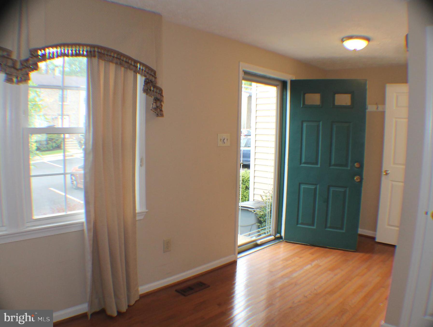 COURTS OF TYSONS - Residential Lease