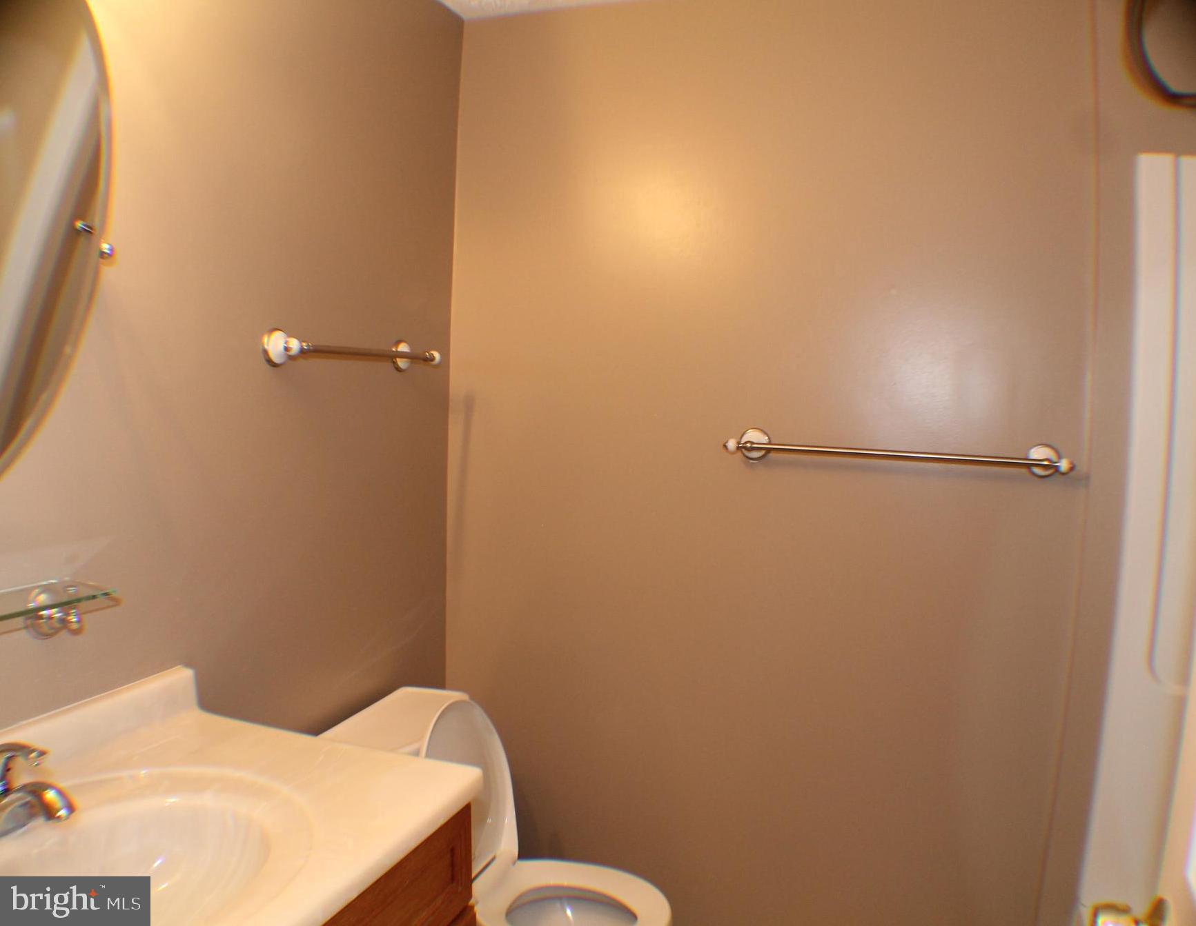 COURTS OF TYSONS - Residential Lease