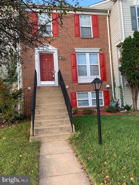 Townhouse For Rent - 16873 Toms River Loop<br/> DUMFRIES, VA 22025