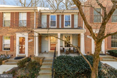 Photo of 2038 Derby Ridge Lane #3-5, SILVER SPRING, MD 20910 (MLS # MDMC2214358)