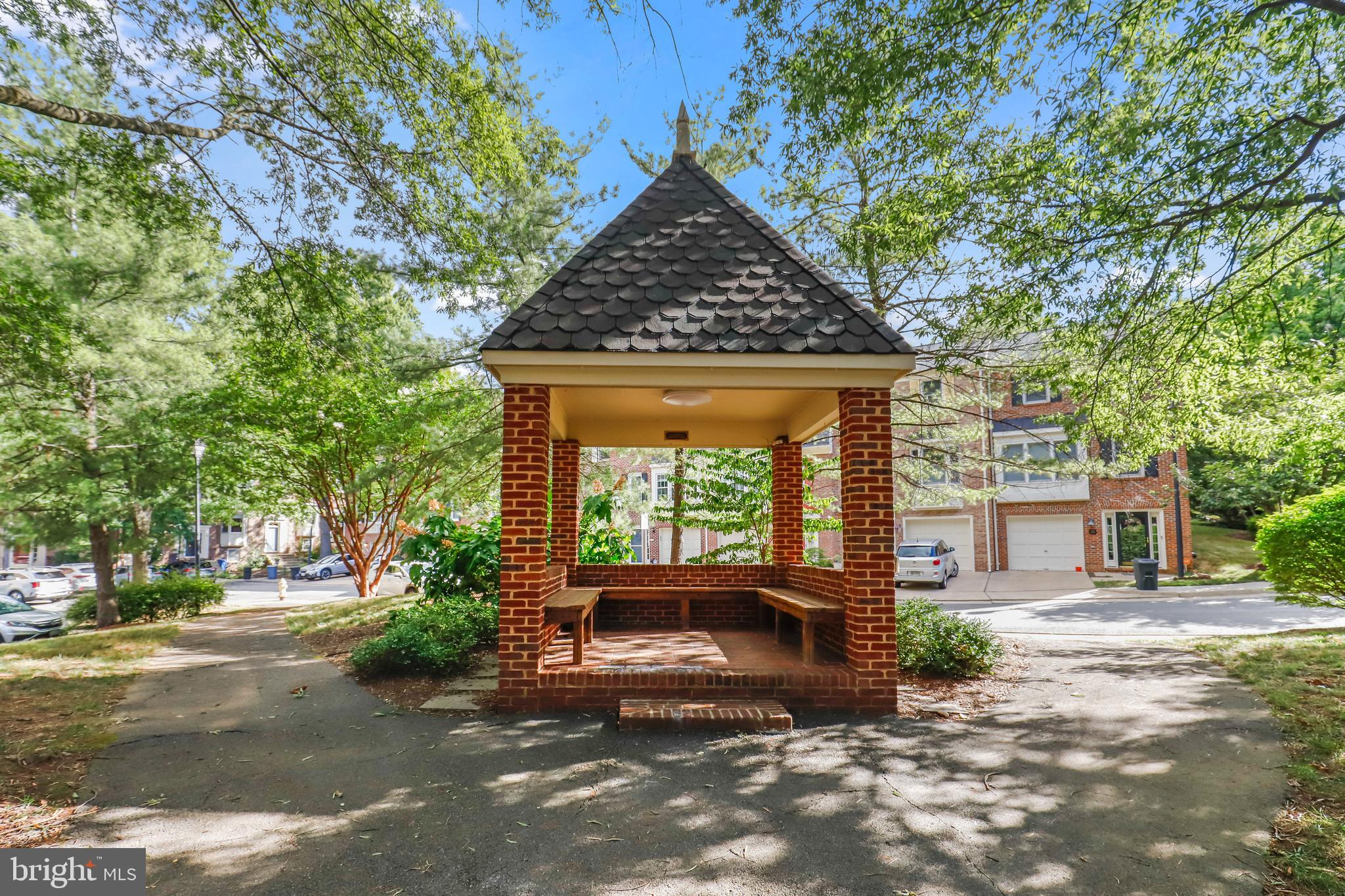 COLONIAL HEIGHTS - Residential