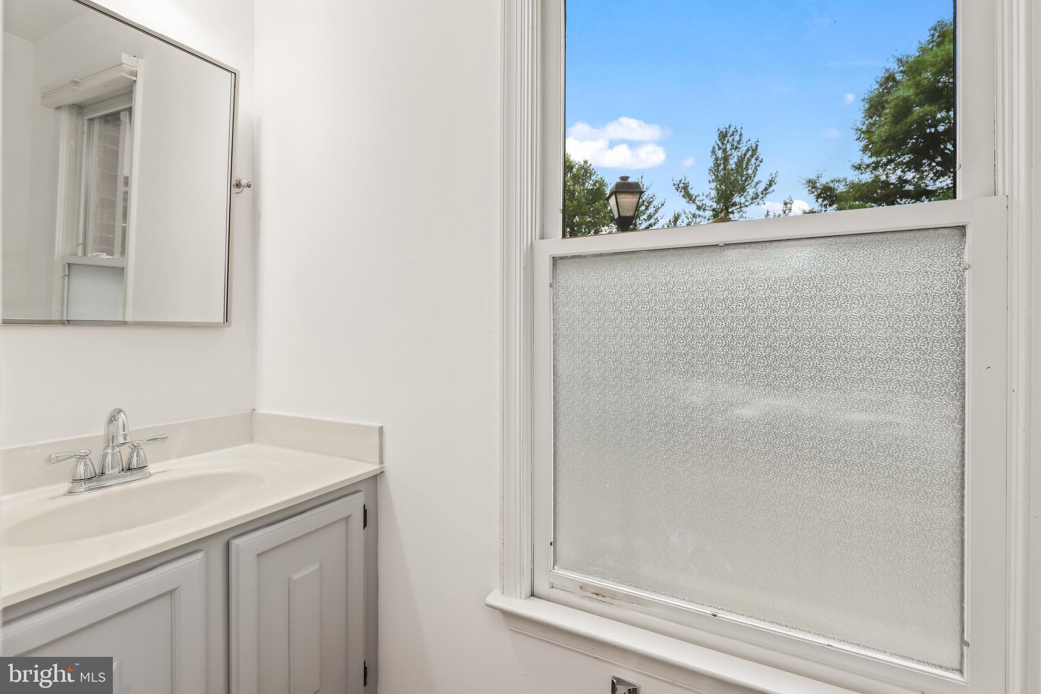 COLONIAL HEIGHTS - Residential