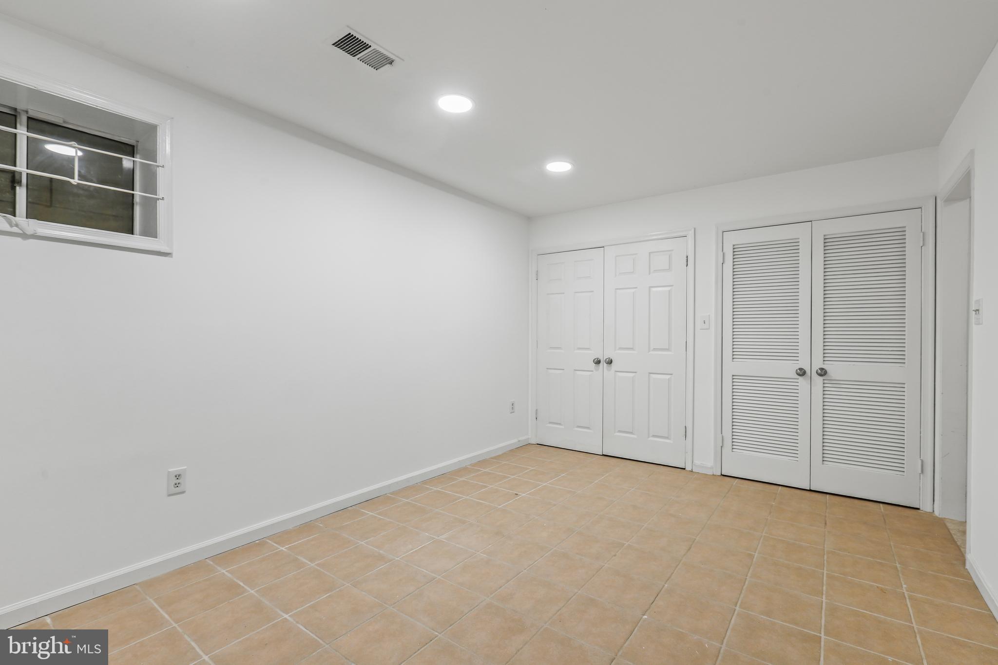 COLONIAL HEIGHTS - Residential