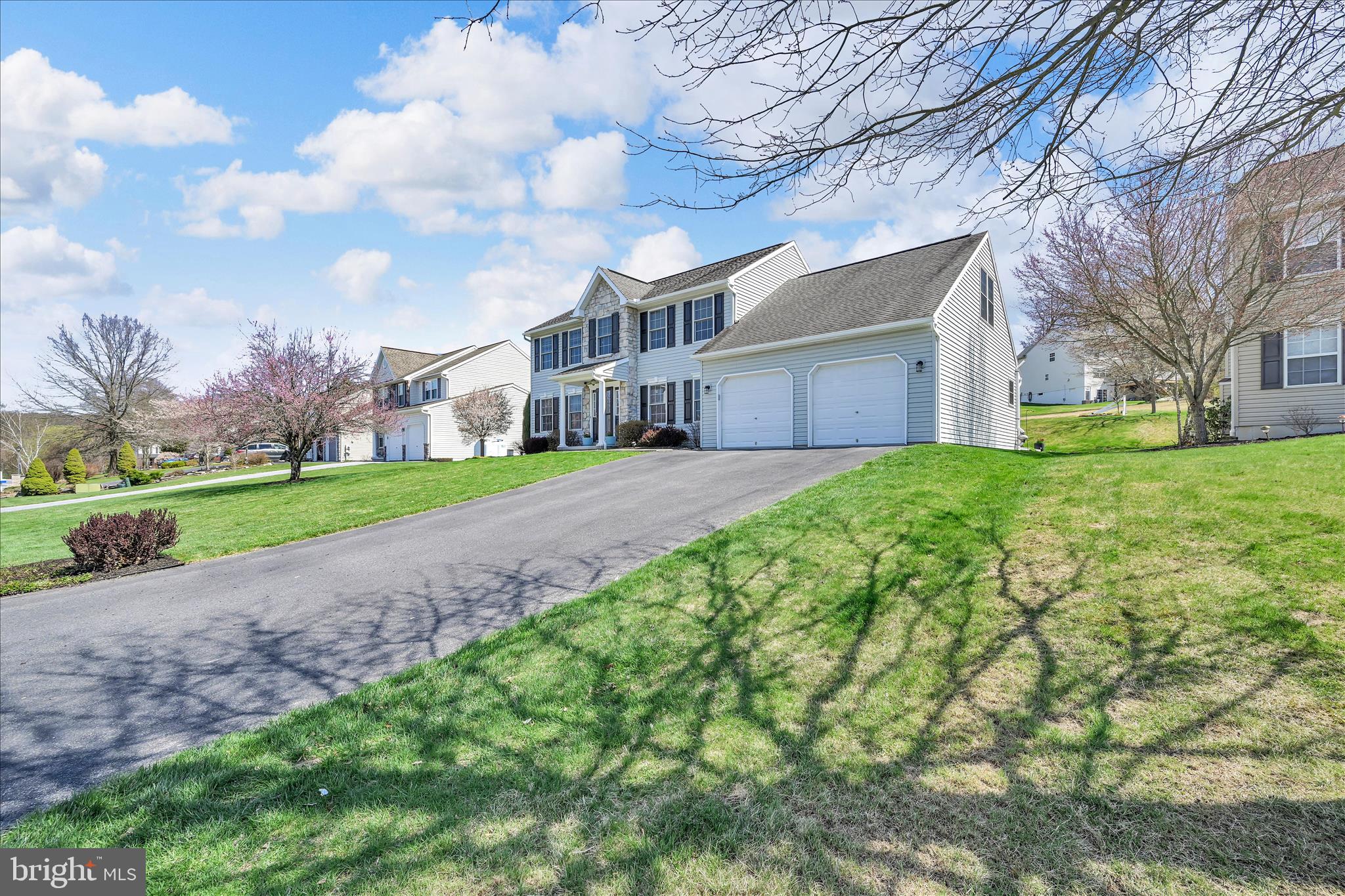 THE PINES - Residential