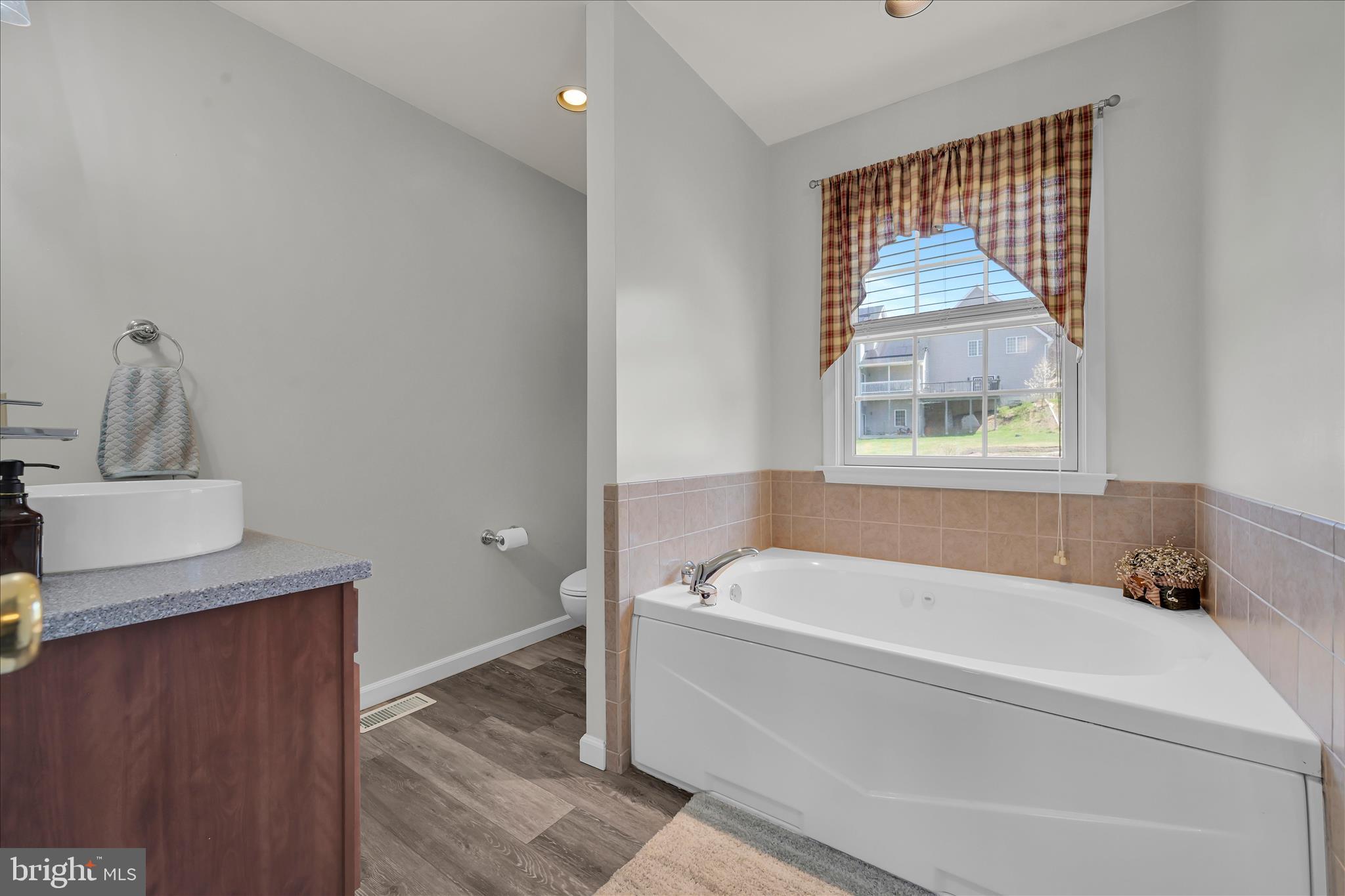 THE PINES - Residential