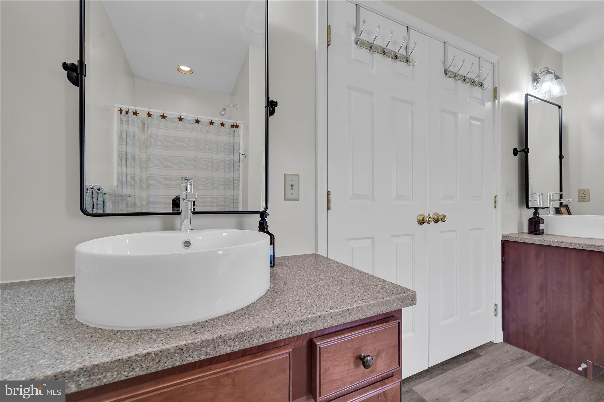 THE PINES - Residential