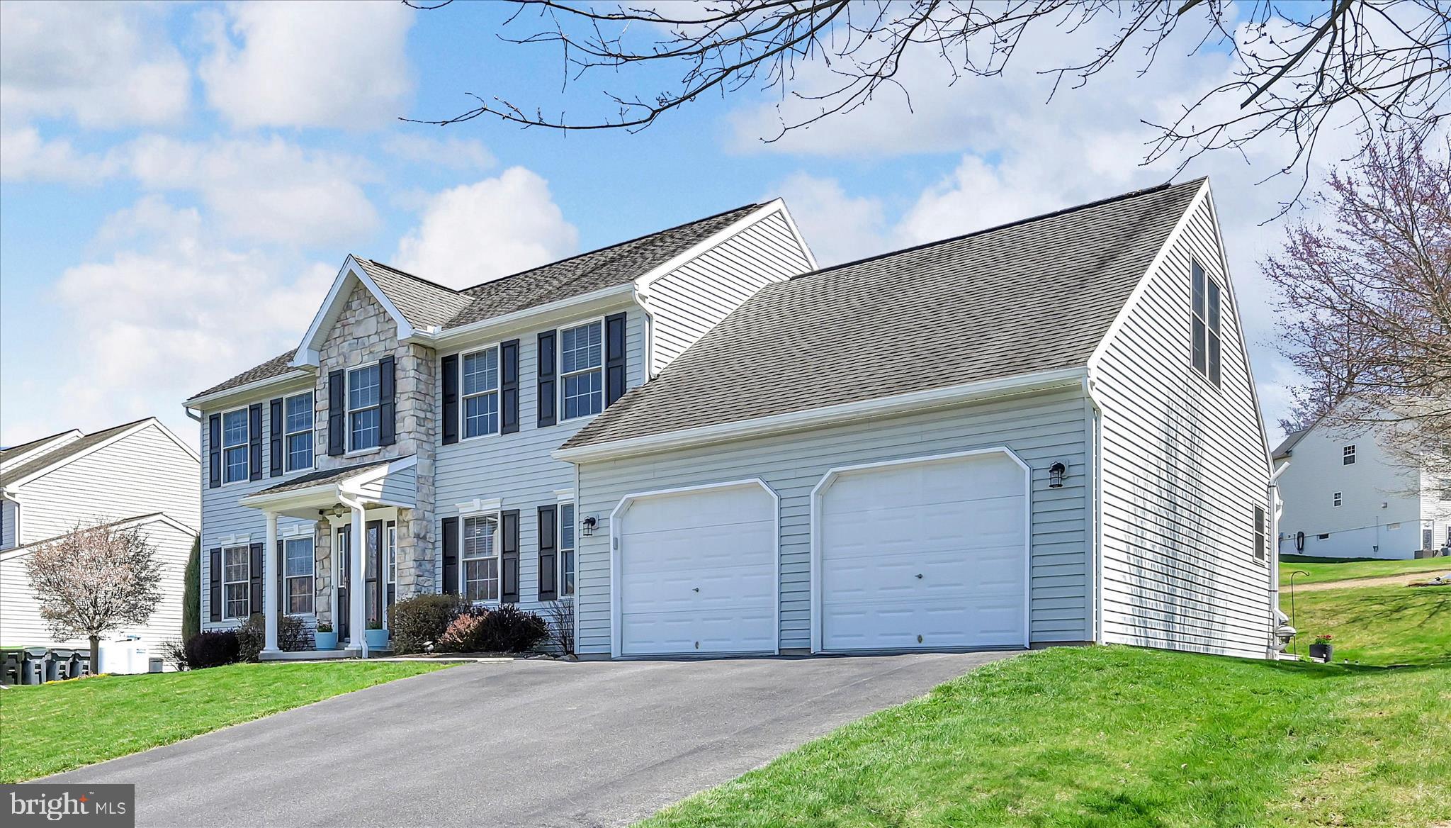 THE PINES - Residential