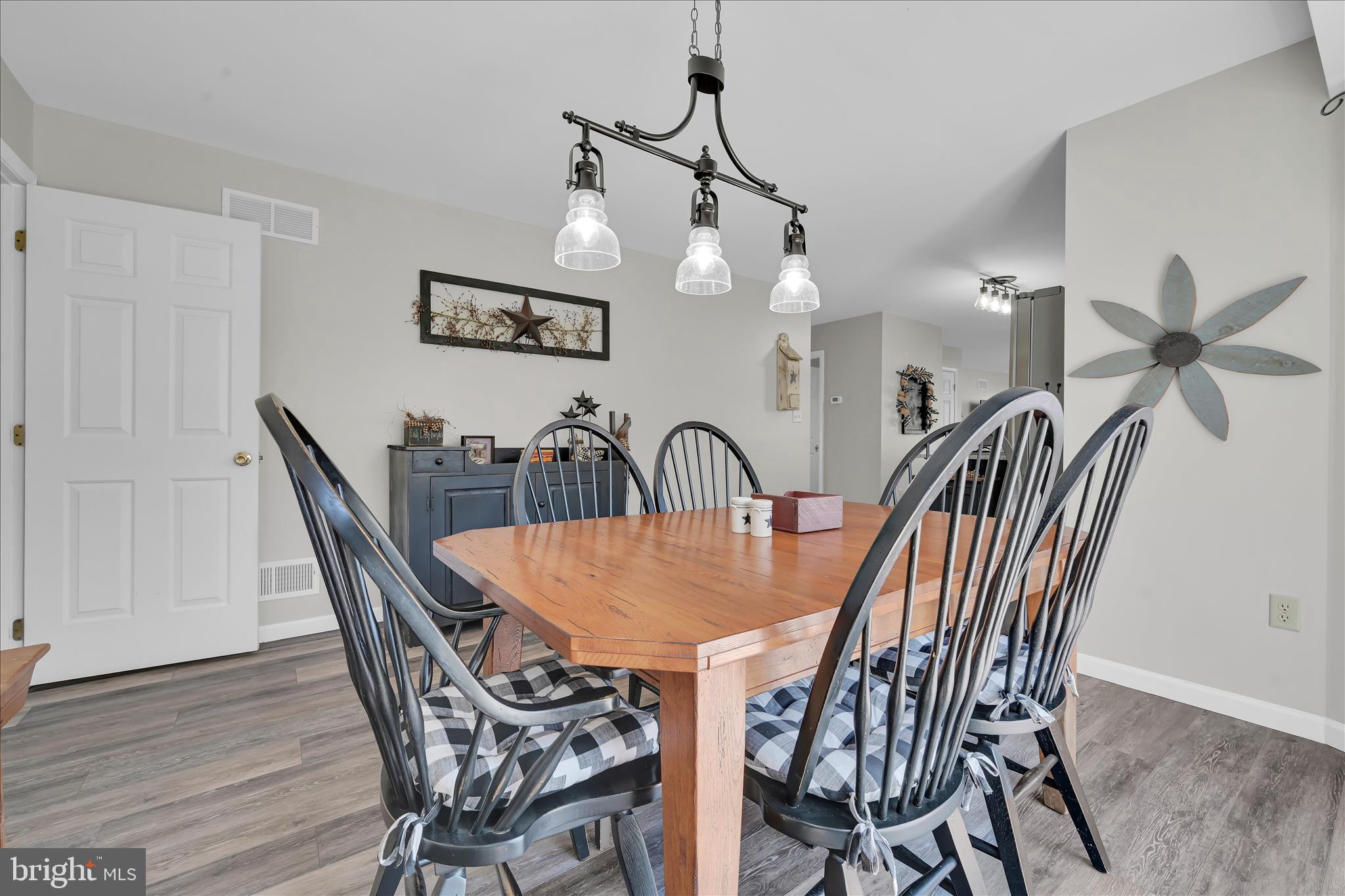 THE PINES - Residential