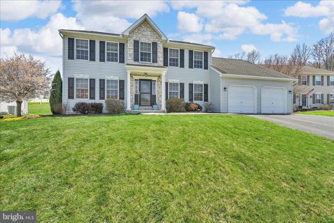 Photo of 111 Holly Road, ORWIGSBURG, PA 17961 (MLS # PASK2026340)