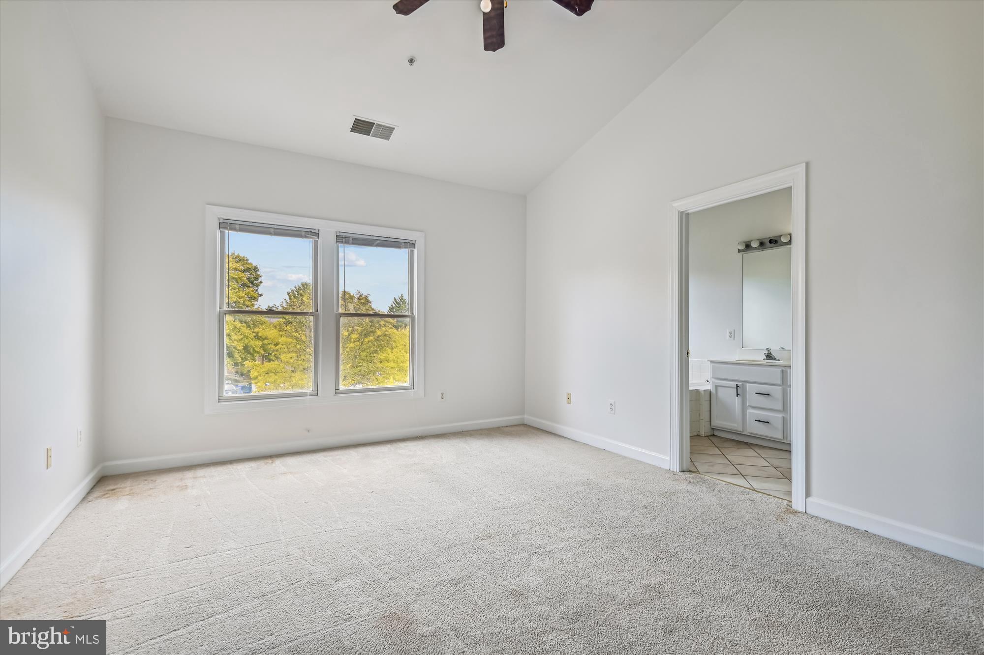 LYNDWOOD - Residential