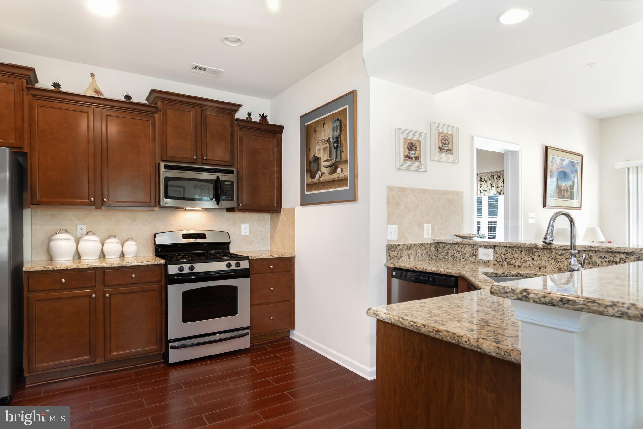 LAKELANDS AT EASTON - Residential