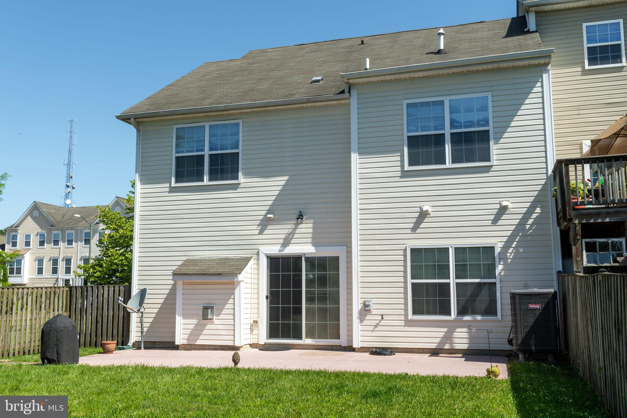 LAKELANDS AT EASTON - Residential