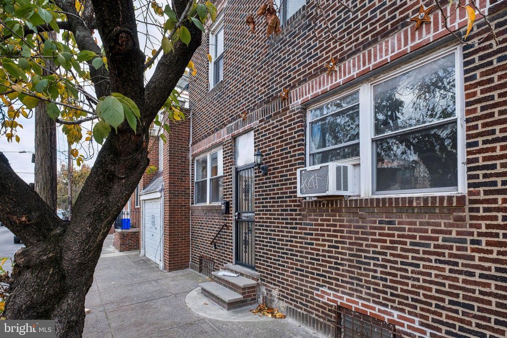 Photo of 2001 S 13th Street, PHILADELPHIA, PA 19148 (MLS # PAPH2559528)