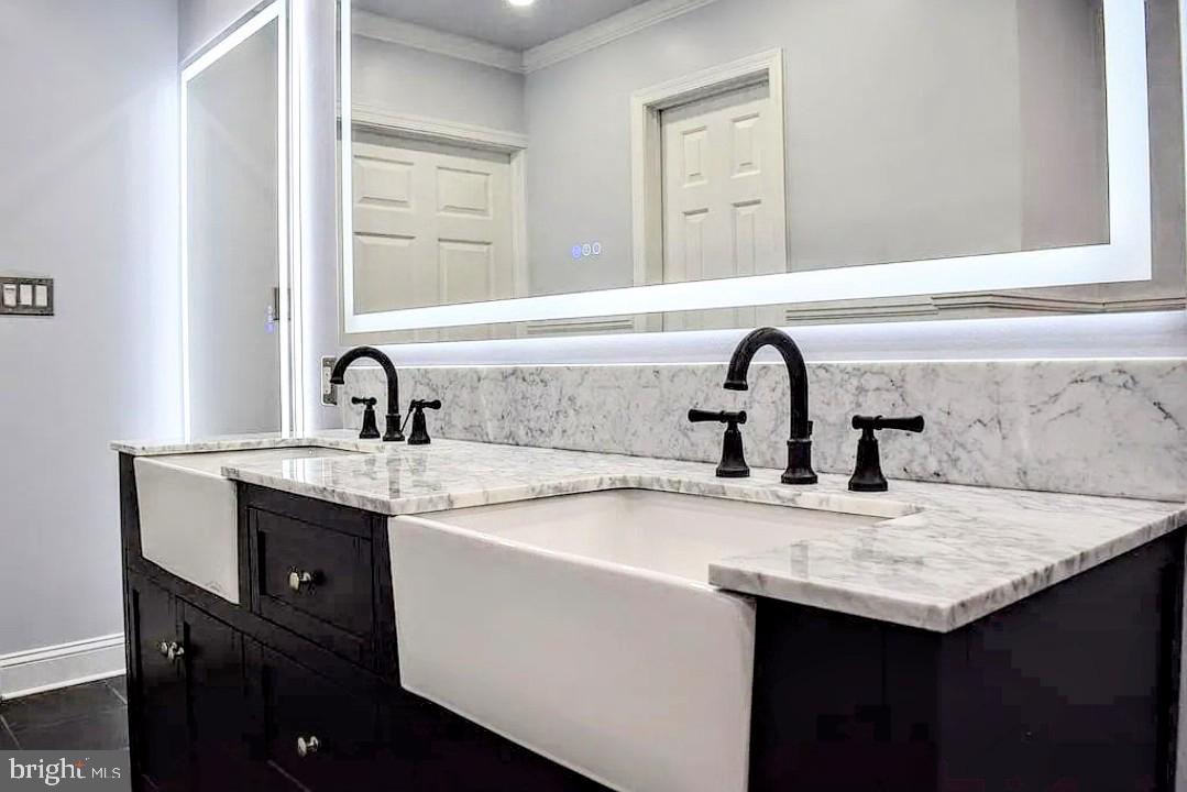 2198 CAMBRIDGE CIRCLE