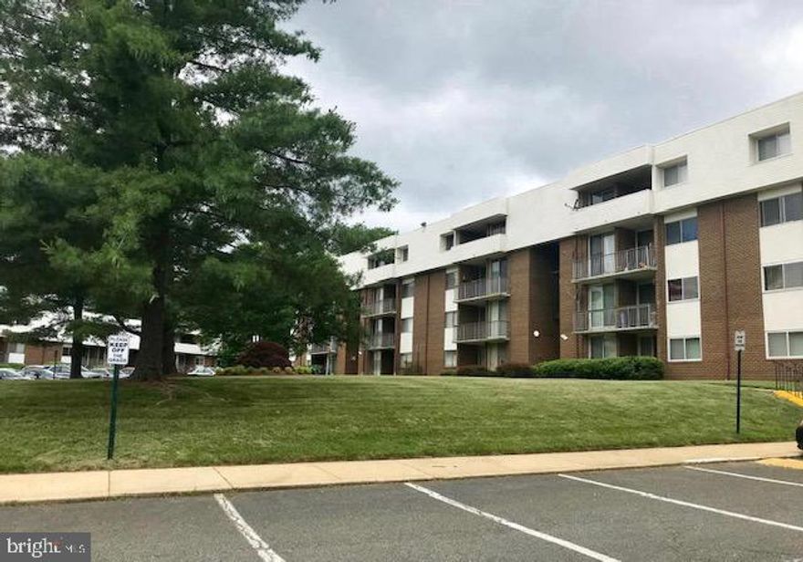 Welcome home! This move-in ready unit is freshly painted with wood flooring and  granite countertops. Just minutes away from Metro, UM Capital Region Medical Center, Woodmore Town Center and more for your convenience convenience! Schedule your tour online today.