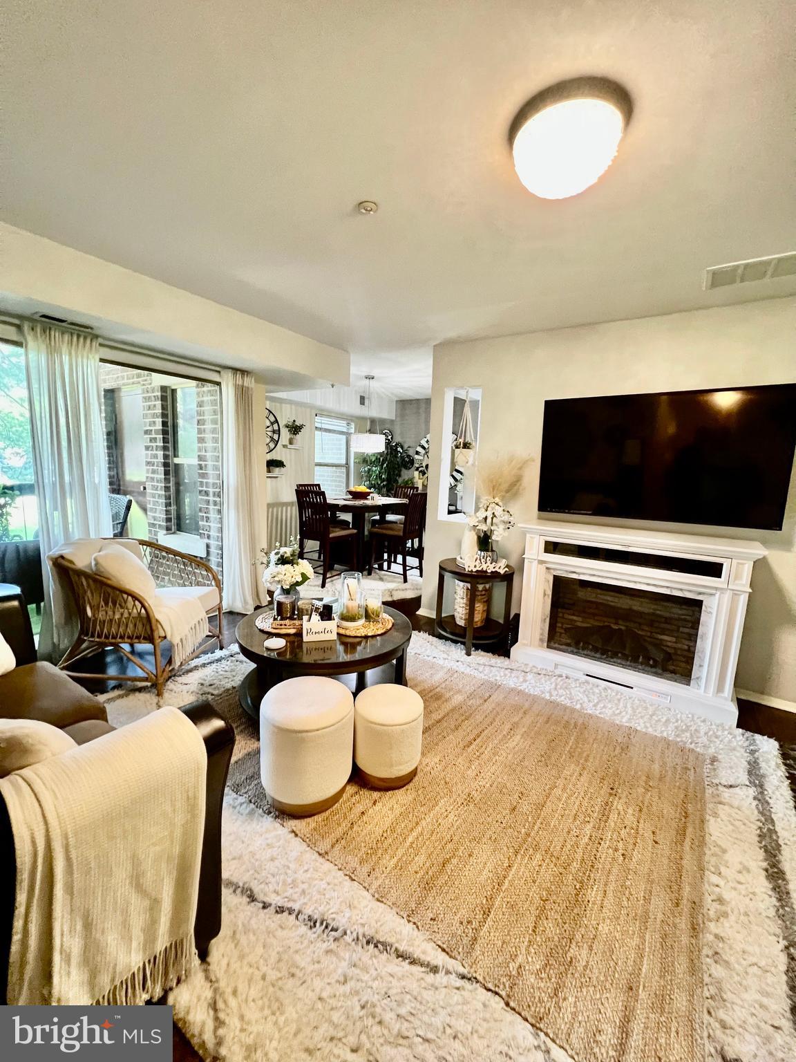 WILLOW WOOD - Residential Lease