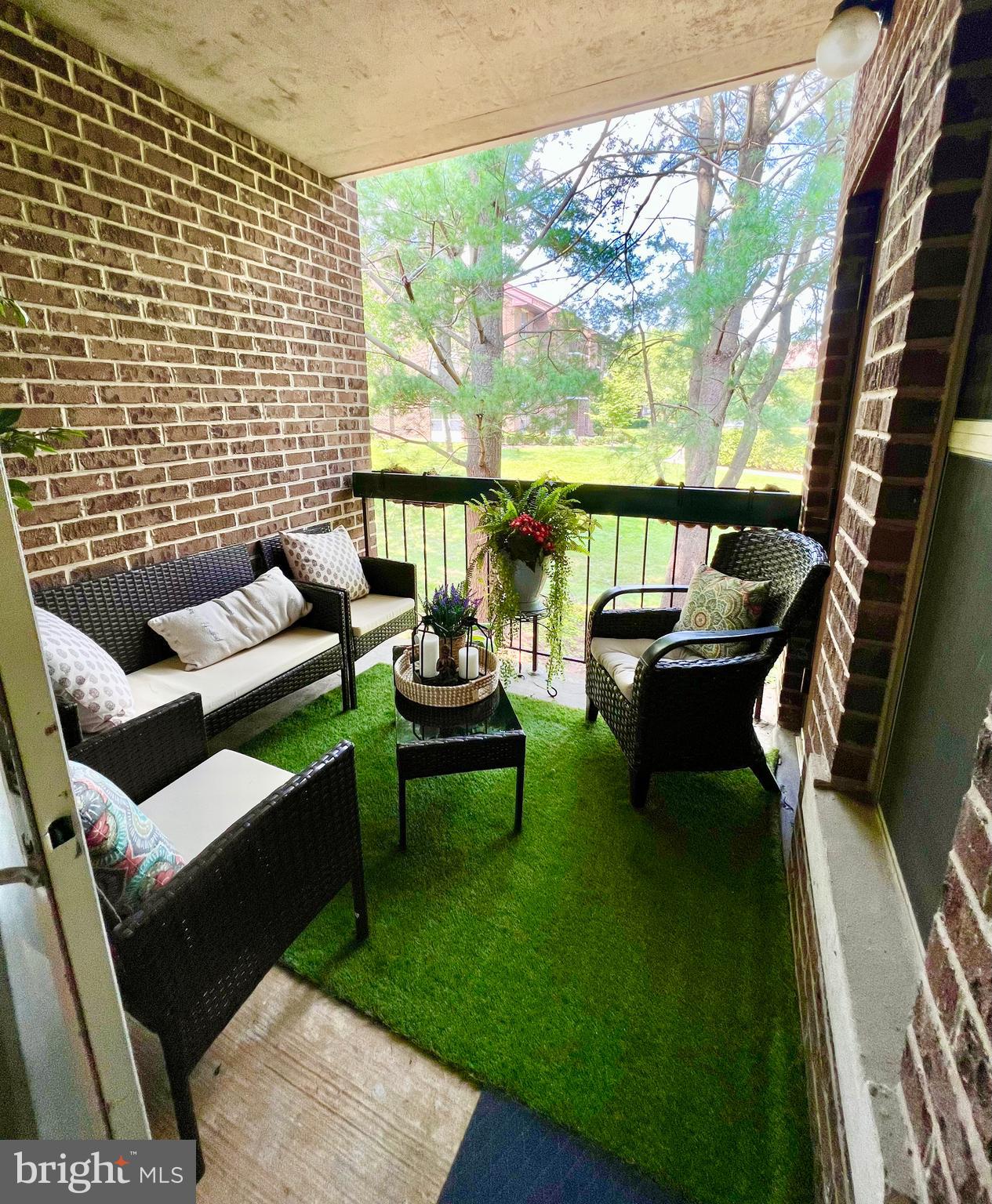 WILLOW WOOD - Residential Lease