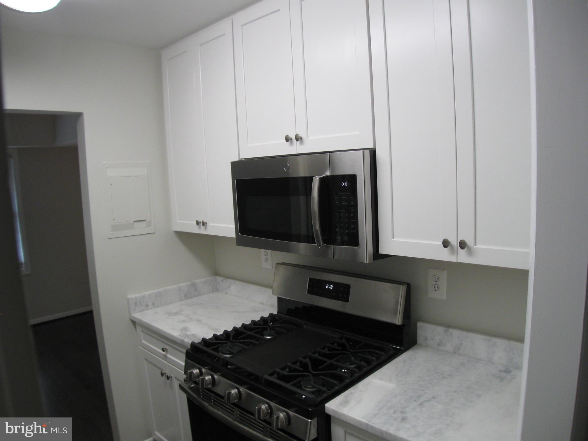 LYNDHURST CONDOS - Residential