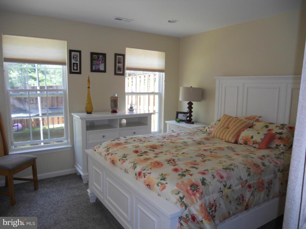 RIVERSIDE STATION - Residential Lease