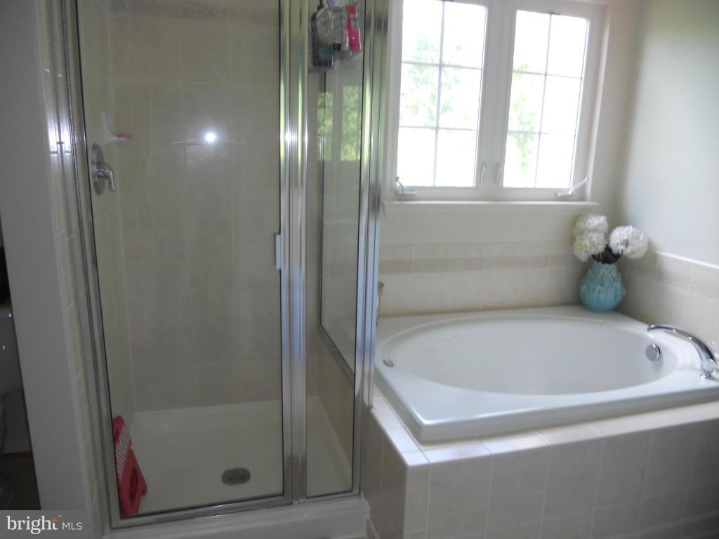 RIVERSIDE STATION - Residential Lease