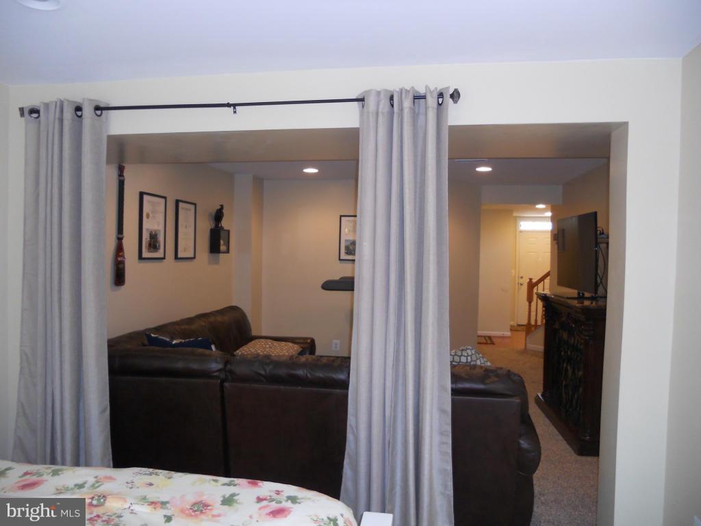 RIVERSIDE STATION - Residential Lease