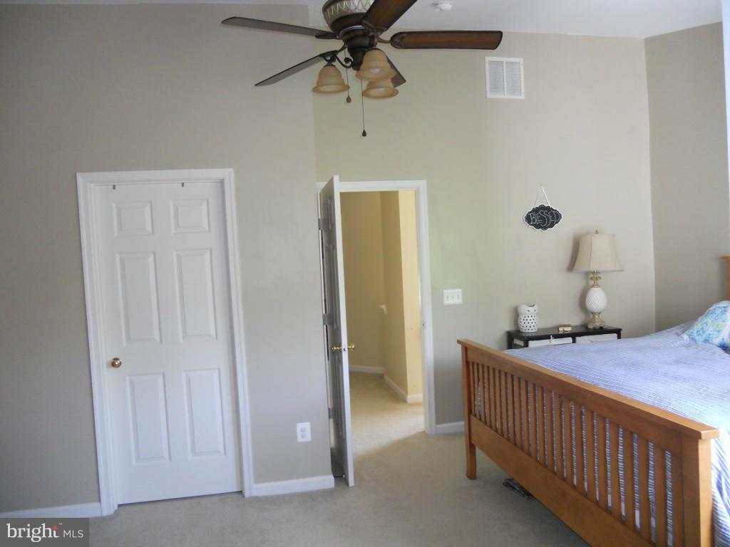 RIVERSIDE STATION - Residential Lease