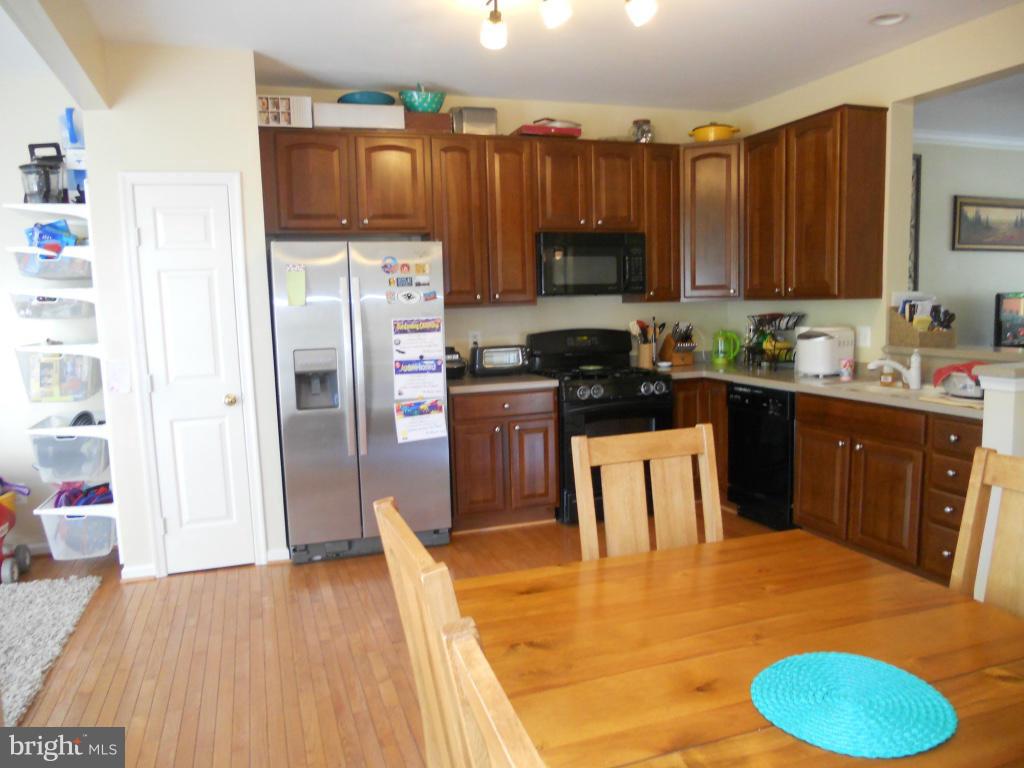 RIVERSIDE STATION - Residential Lease