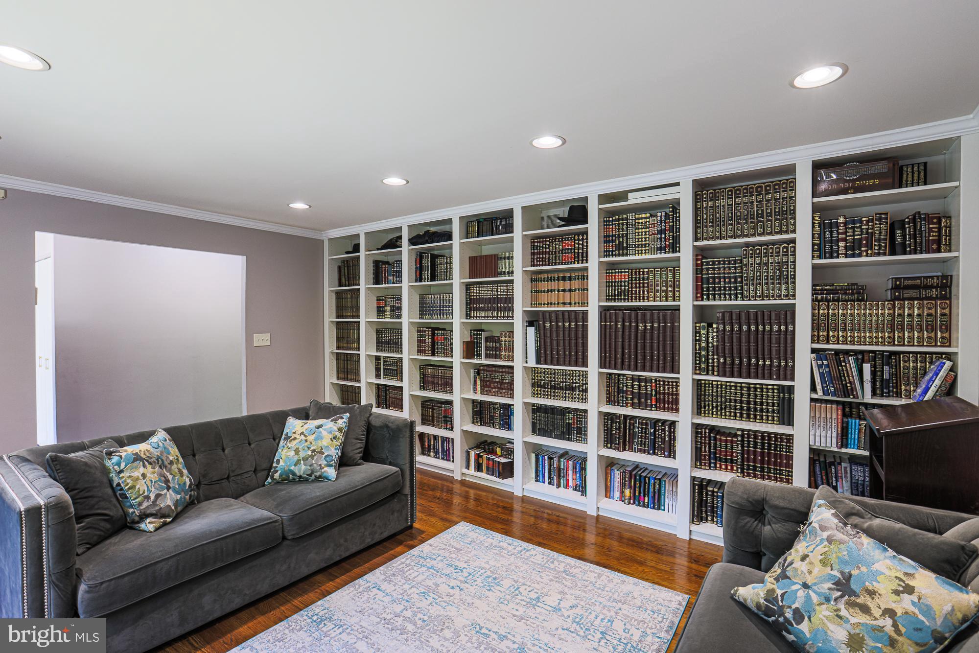 2518 WILLOW GLEN DRIVE