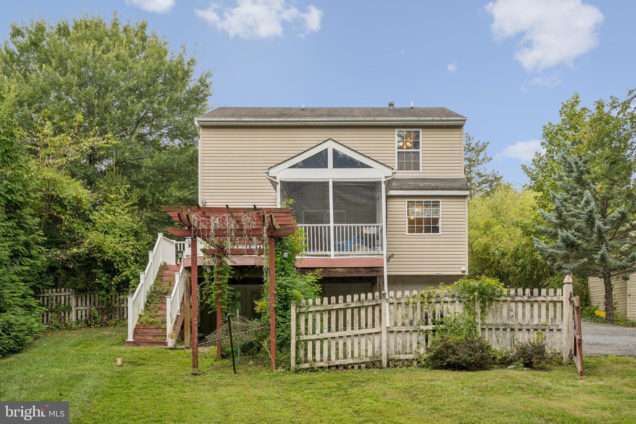 CARNEY GROVE - Residential