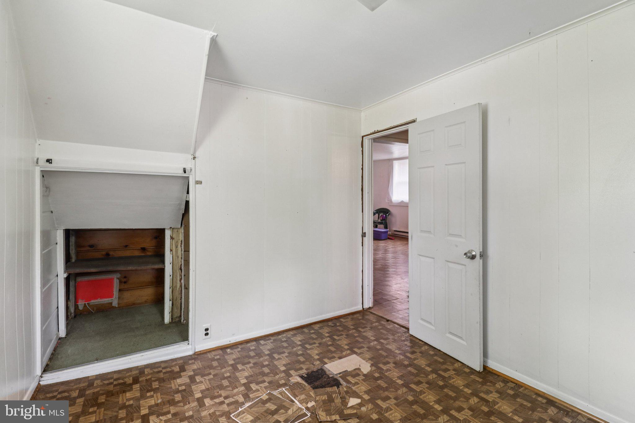 ENGLESIDE VILLAGE - Residential