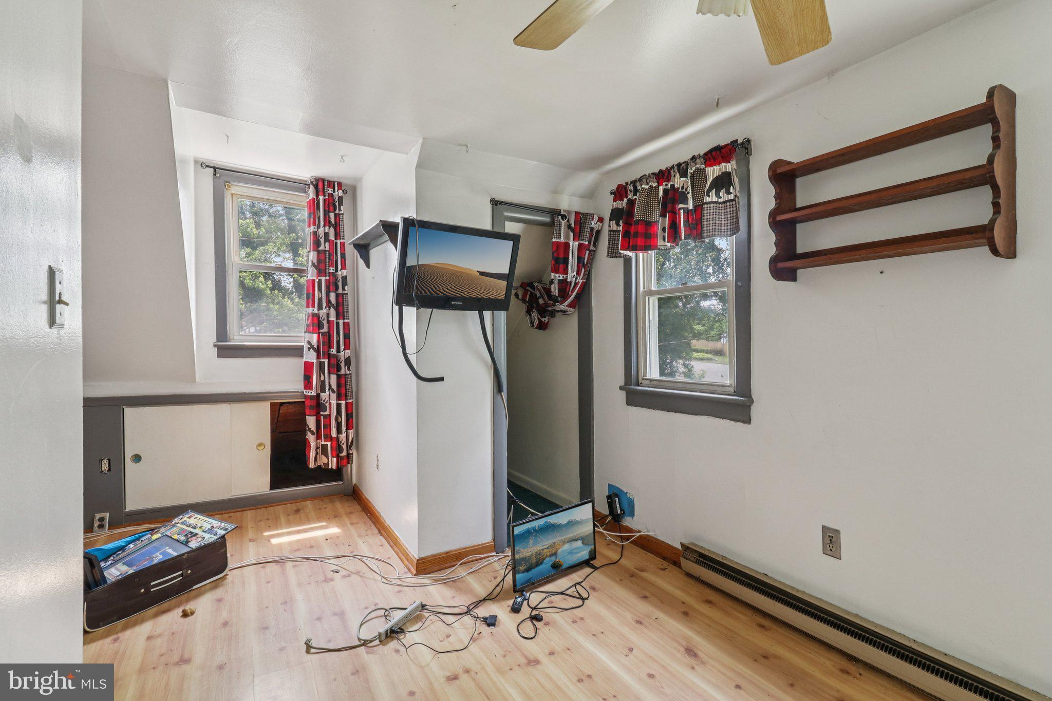 ENGLESIDE VILLAGE - Residential