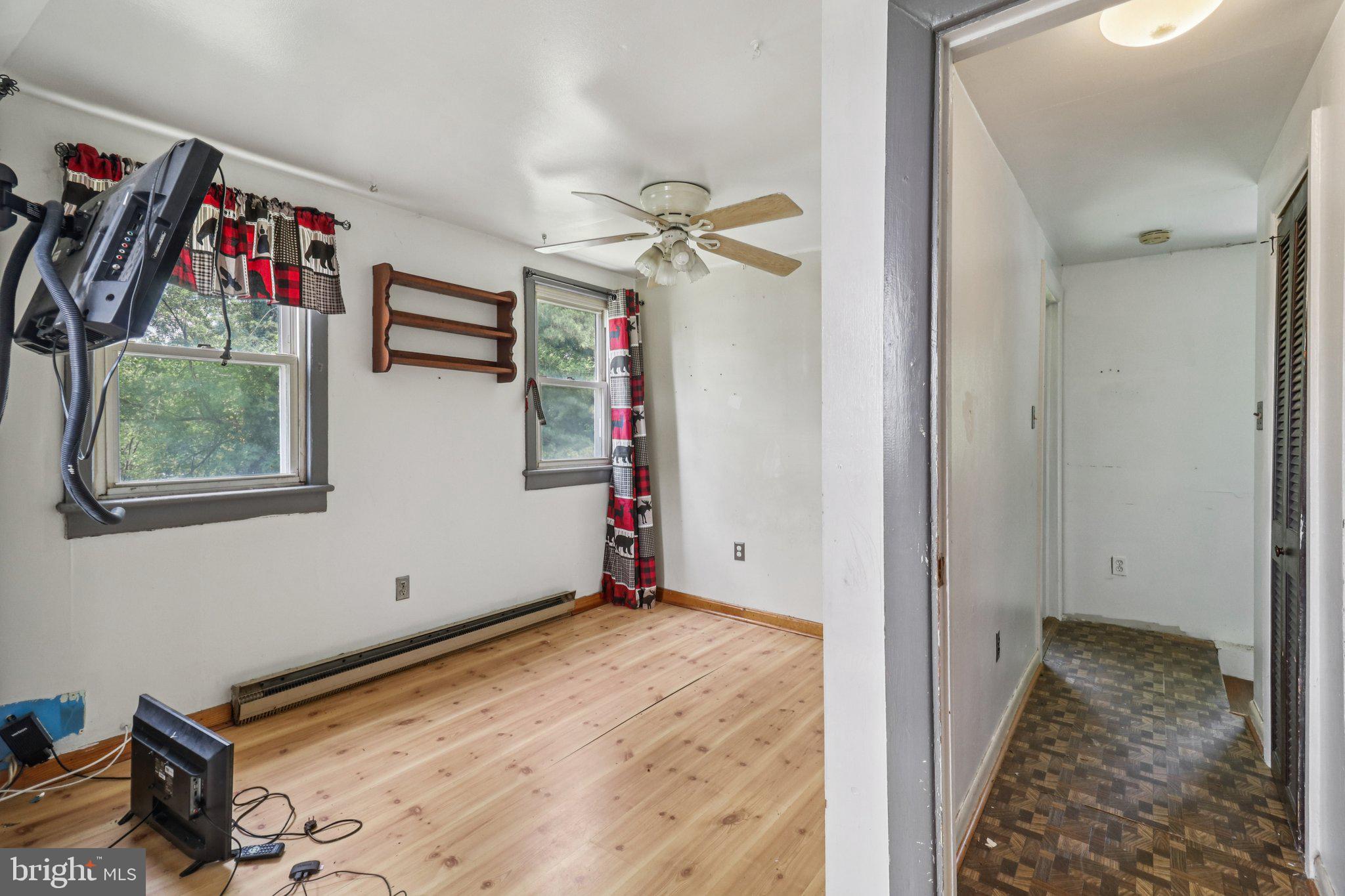 ENGLESIDE VILLAGE - Residential