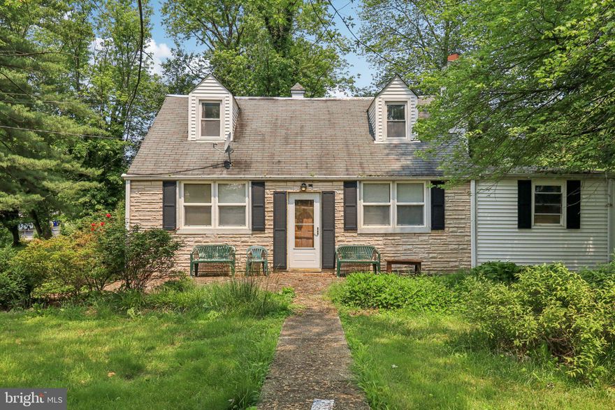 Investor Special! Rare opportunity in Alexandria — the sale of 8444 Woodlawn includes the adjoining lot at 8440 Woodlawn (Tax ID: 1013 06 0044). Together, these properties offer nearly a full acre of land in a prime location.

Whether you’re looking to remodel, flip, or build new, this is a unique chance to maximize value on a corner lot with endless potential.

The main home features:
3 bedrooms, 2 bathrooms, Screened-in porch for relaxing or entertaining, Multiple sheds for storage or workspace, Generous outdoor space with room to expand.

Opportunities like this don’t come around often — priced to sell and packed with potential!