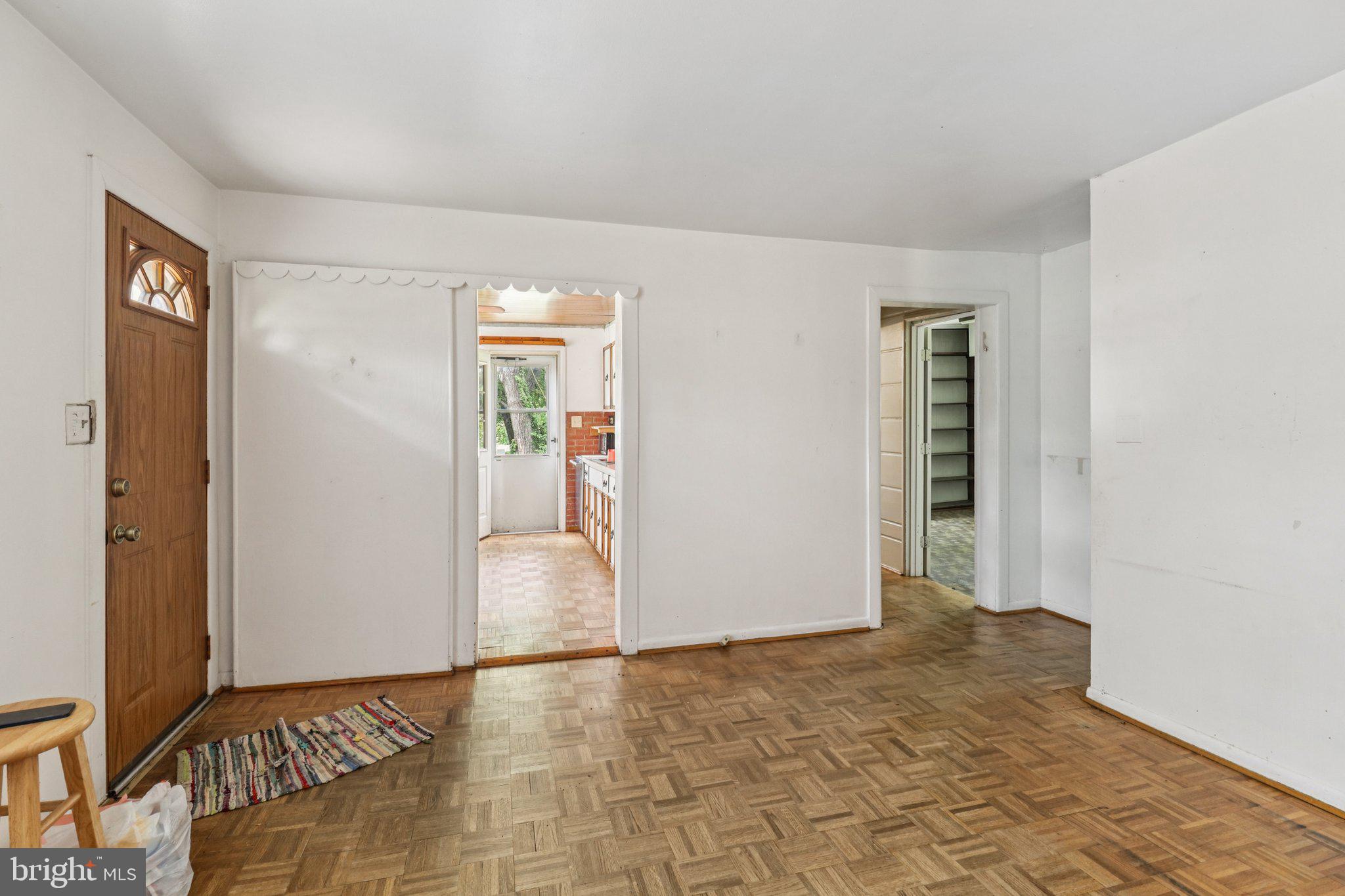 ENGLESIDE VILLAGE - Residential