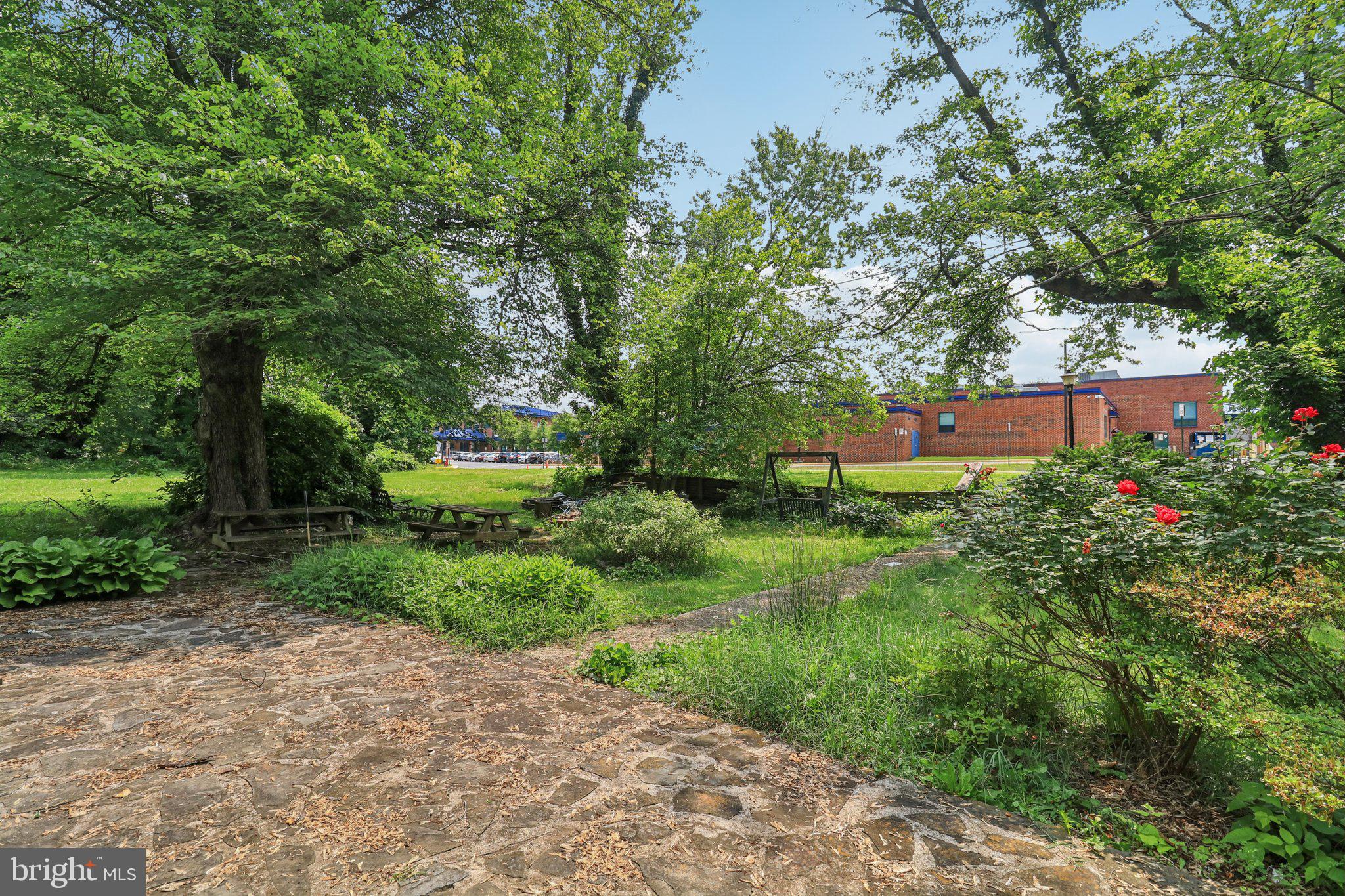 ENGLESIDE VILLAGE - Residential