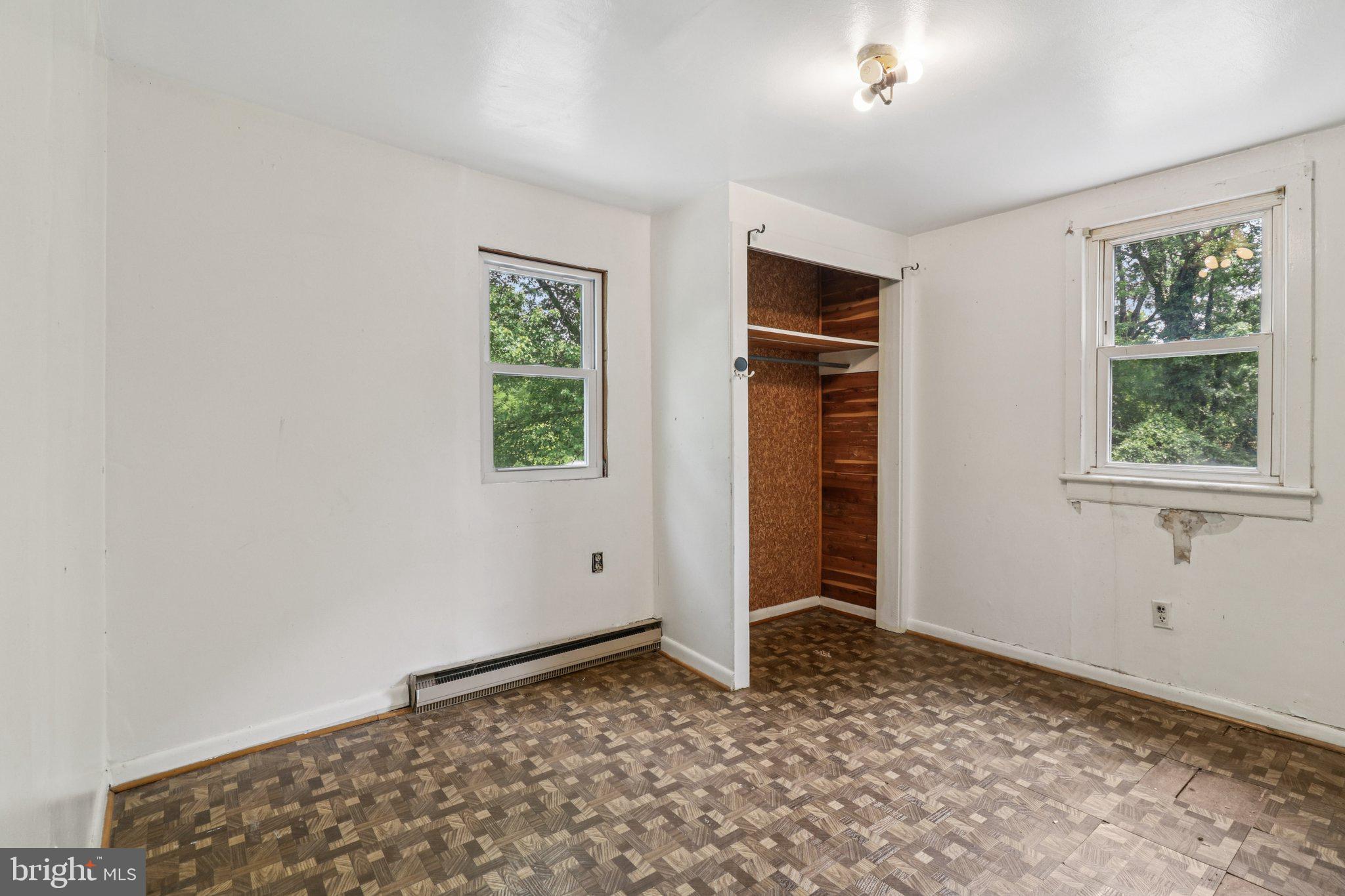 ENGLESIDE VILLAGE - Residential