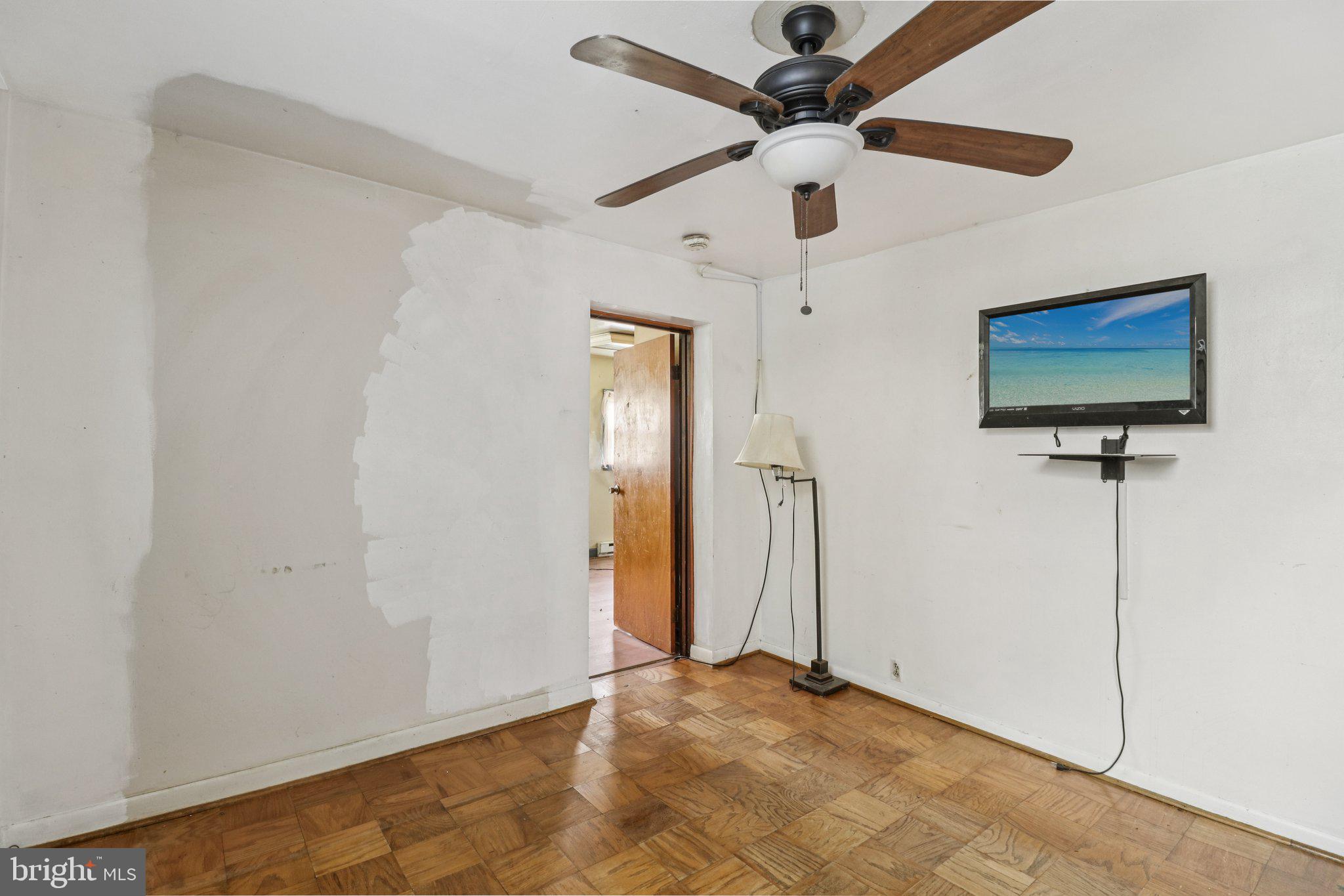 ENGLESIDE VILLAGE - Residential