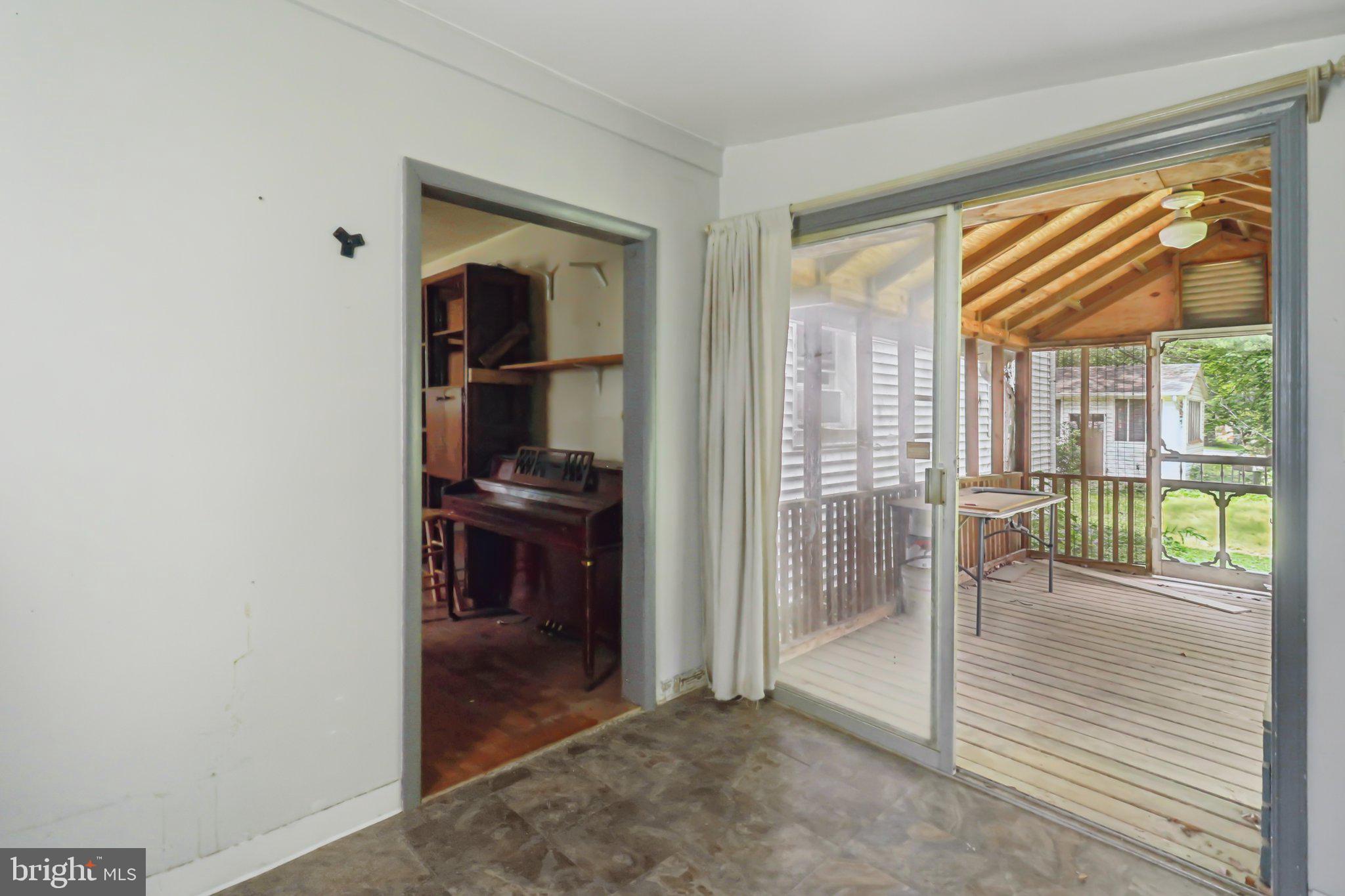 ENGLESIDE VILLAGE - Residential