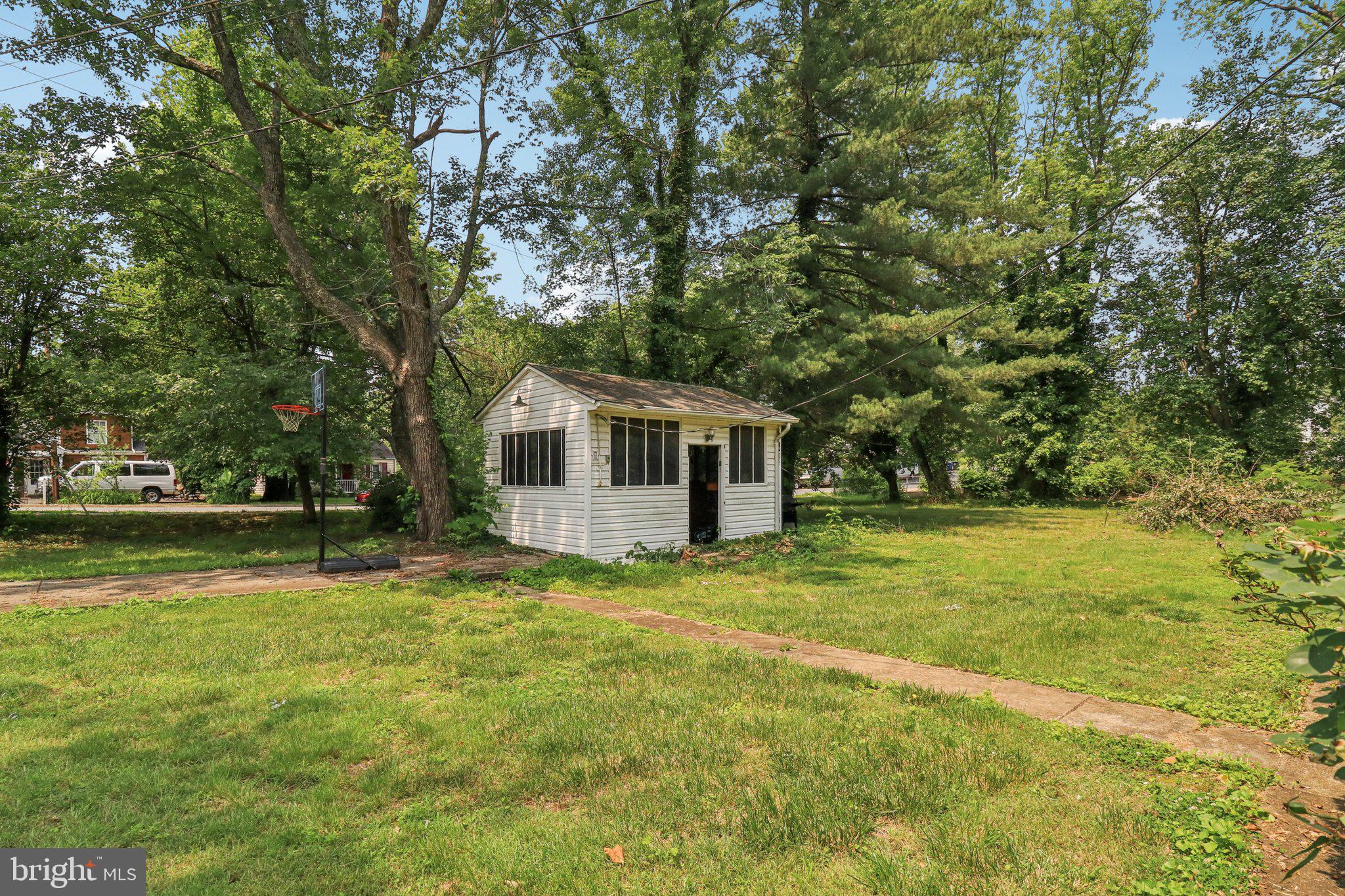 ENGLESIDE VILLAGE - Residential