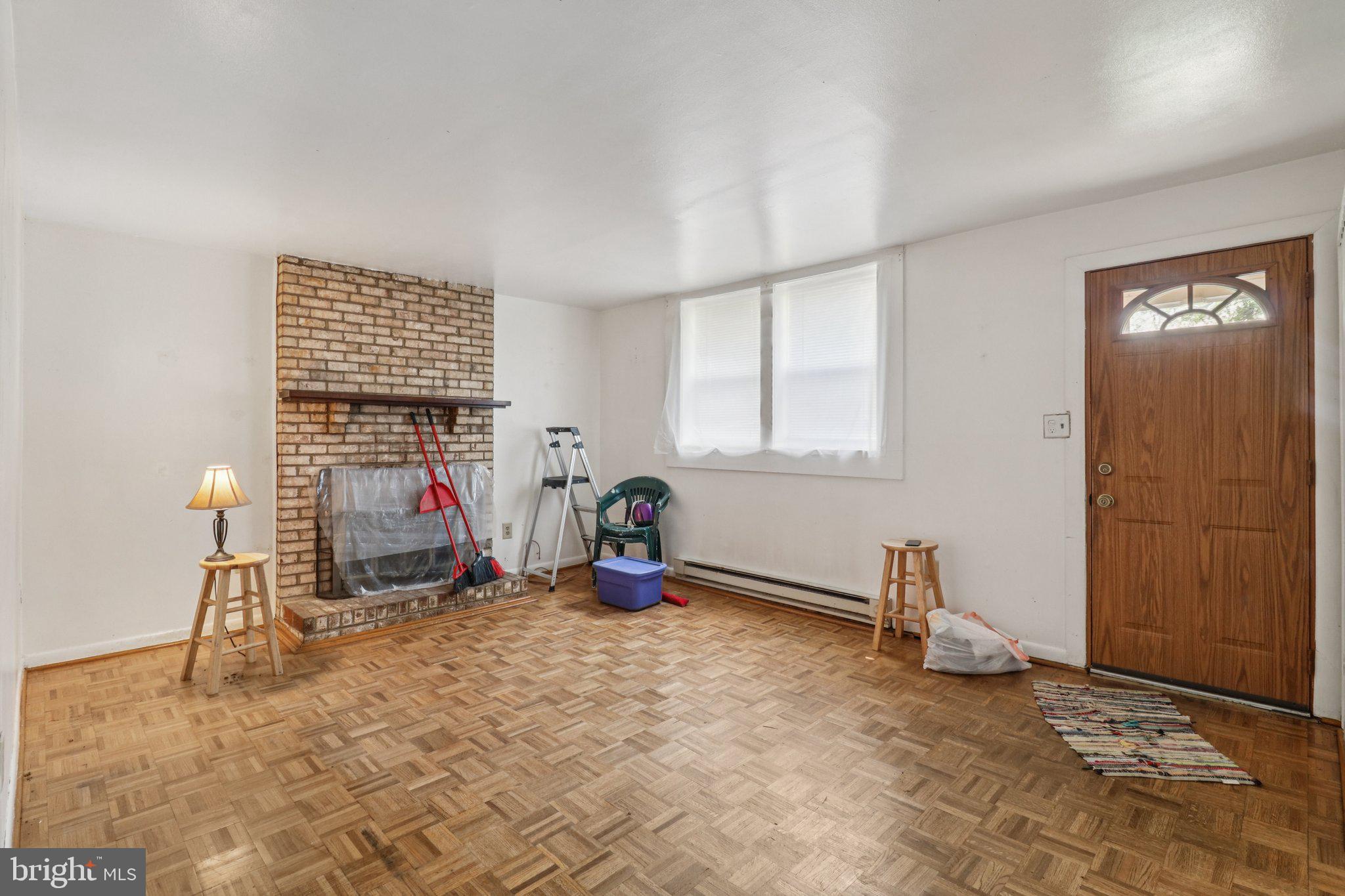 ENGLESIDE VILLAGE - Residential