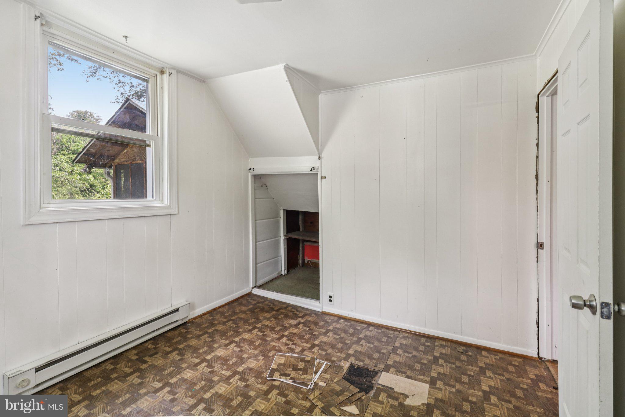 ENGLESIDE VILLAGE - Residential