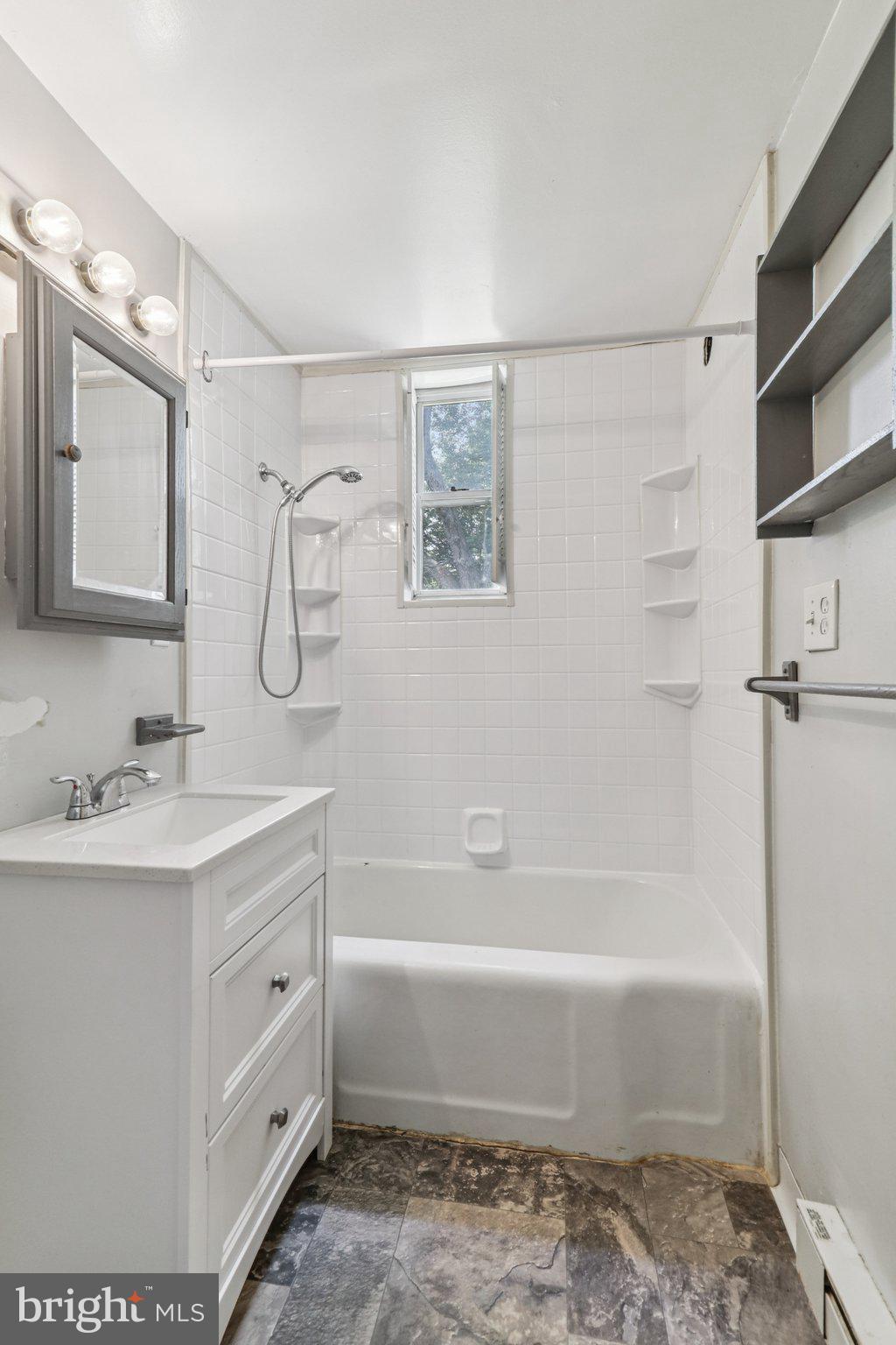 ENGLESIDE VILLAGE - Residential