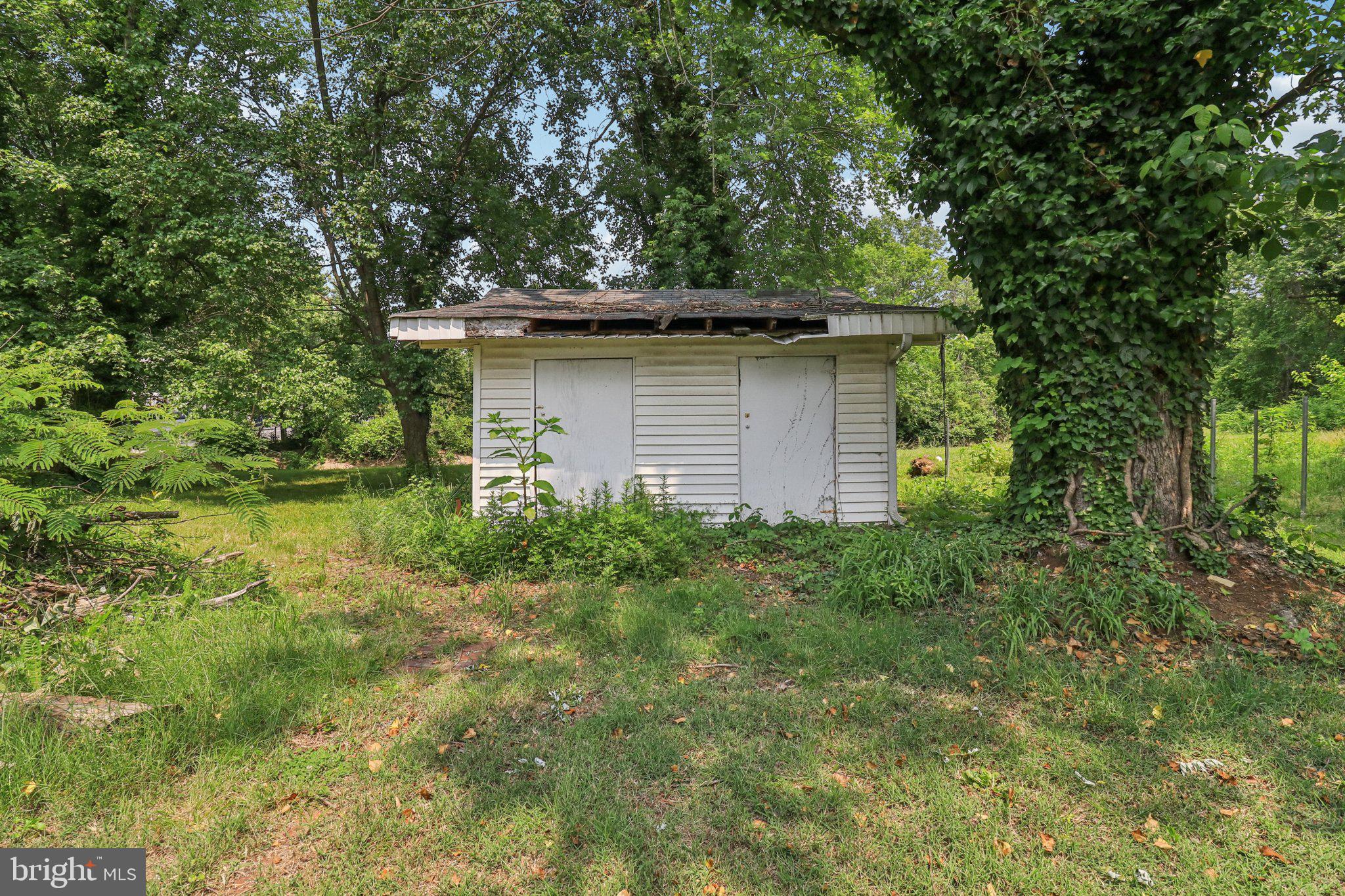 ENGLESIDE VILLAGE - Residential