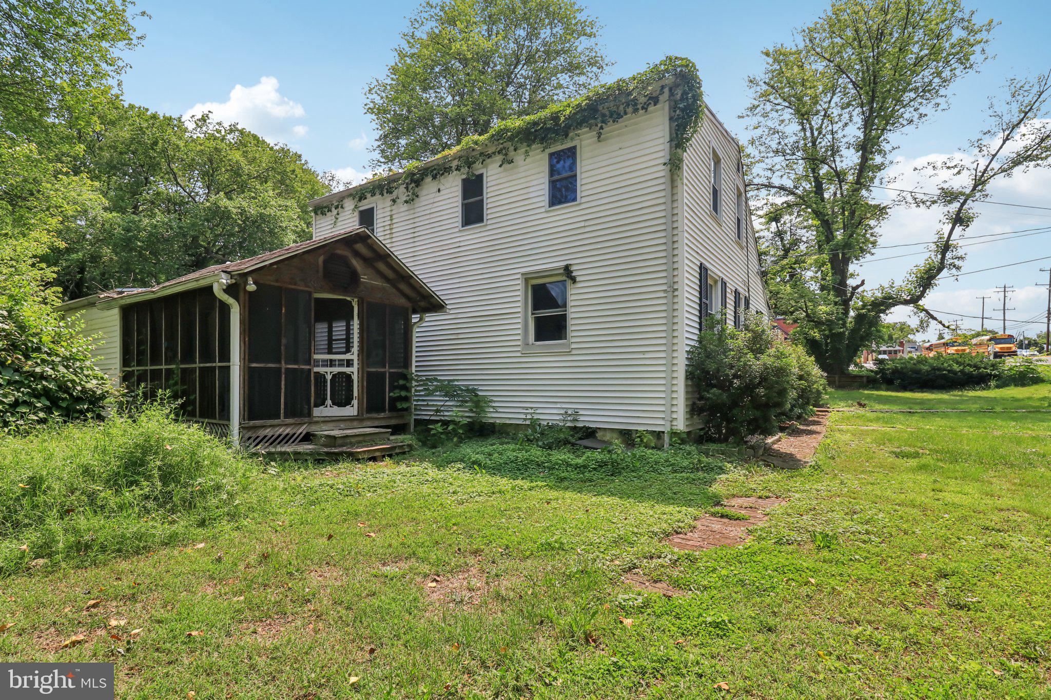 ENGLESIDE VILLAGE - Residential